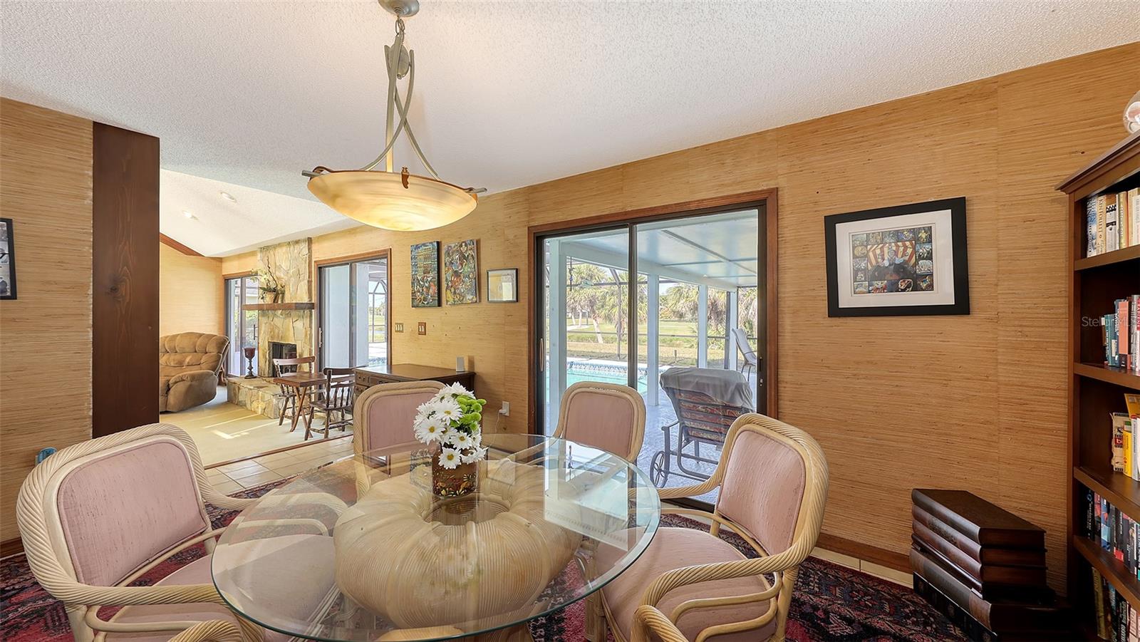 3837 Torrey Pines Blvd Property Photo 11