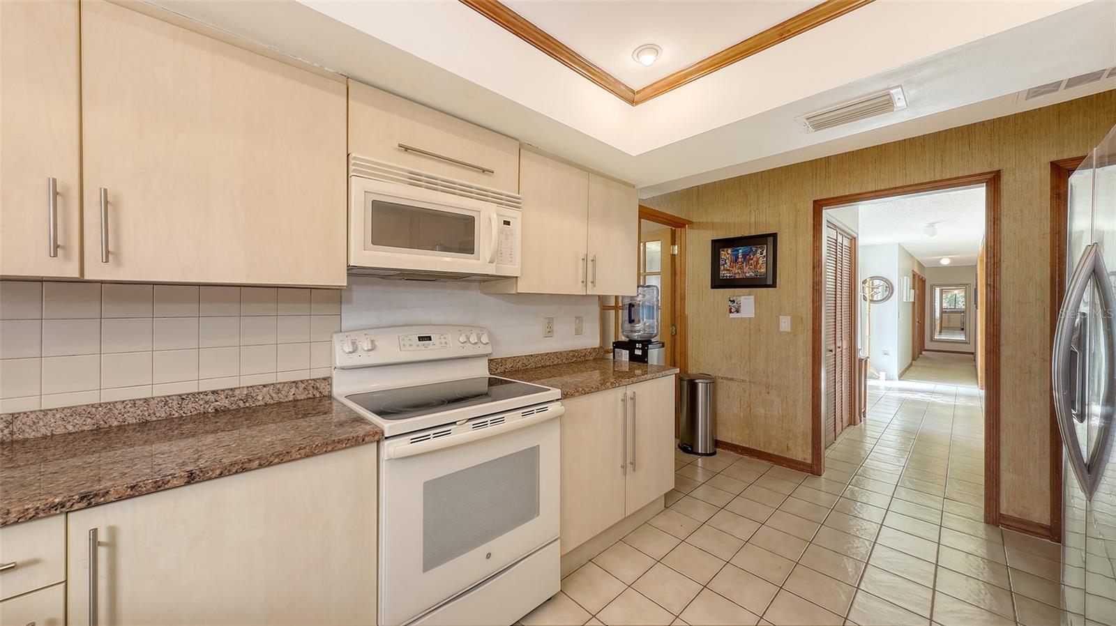 3837 Torrey Pines Blvd Property Photo 14