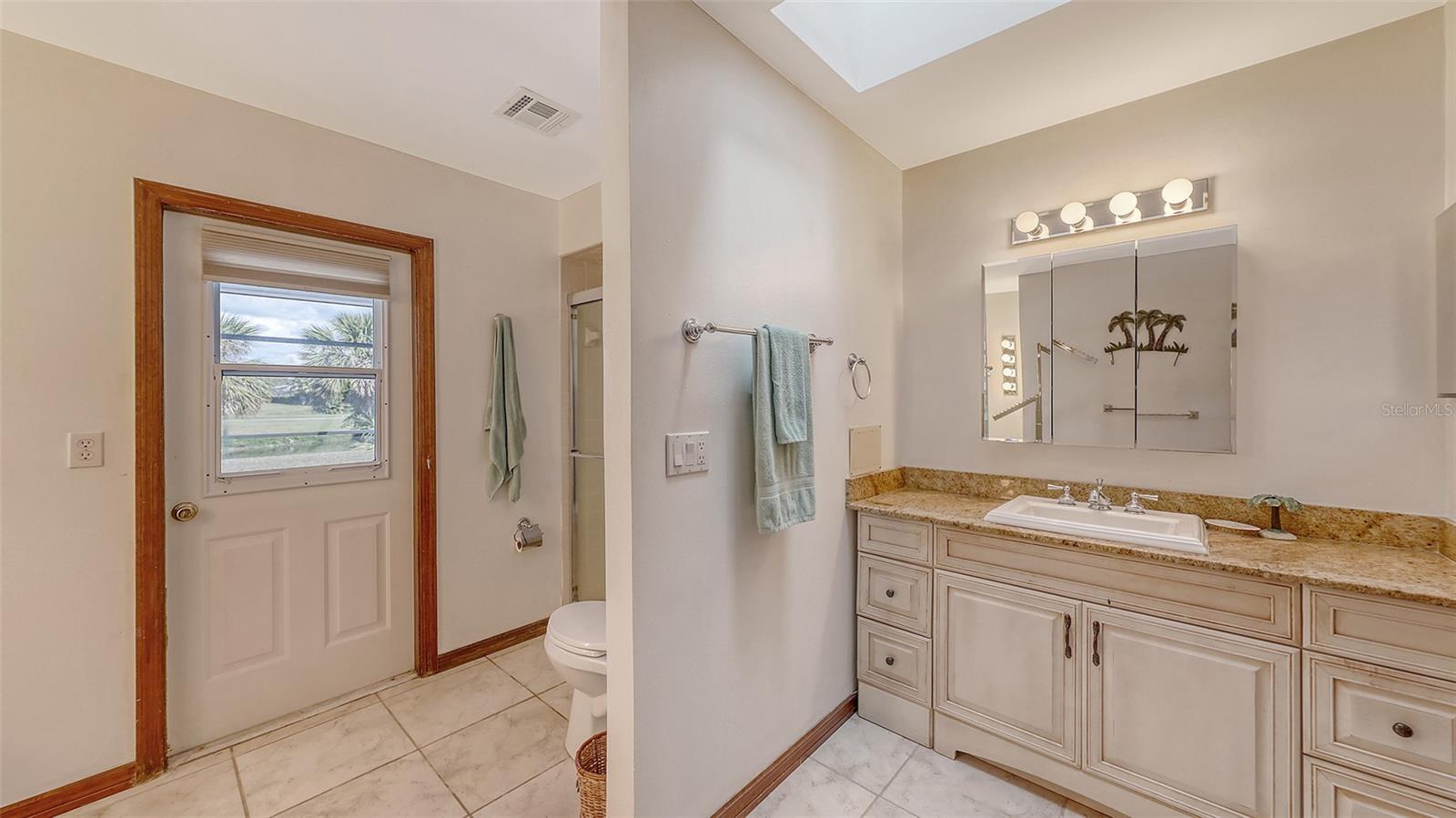 3837 Torrey Pines Blvd Property Photo 18