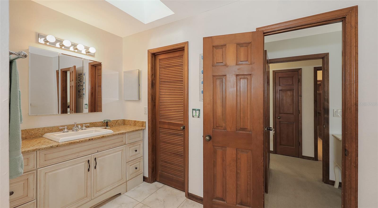 3837 Torrey Pines Blvd Property Photo 25