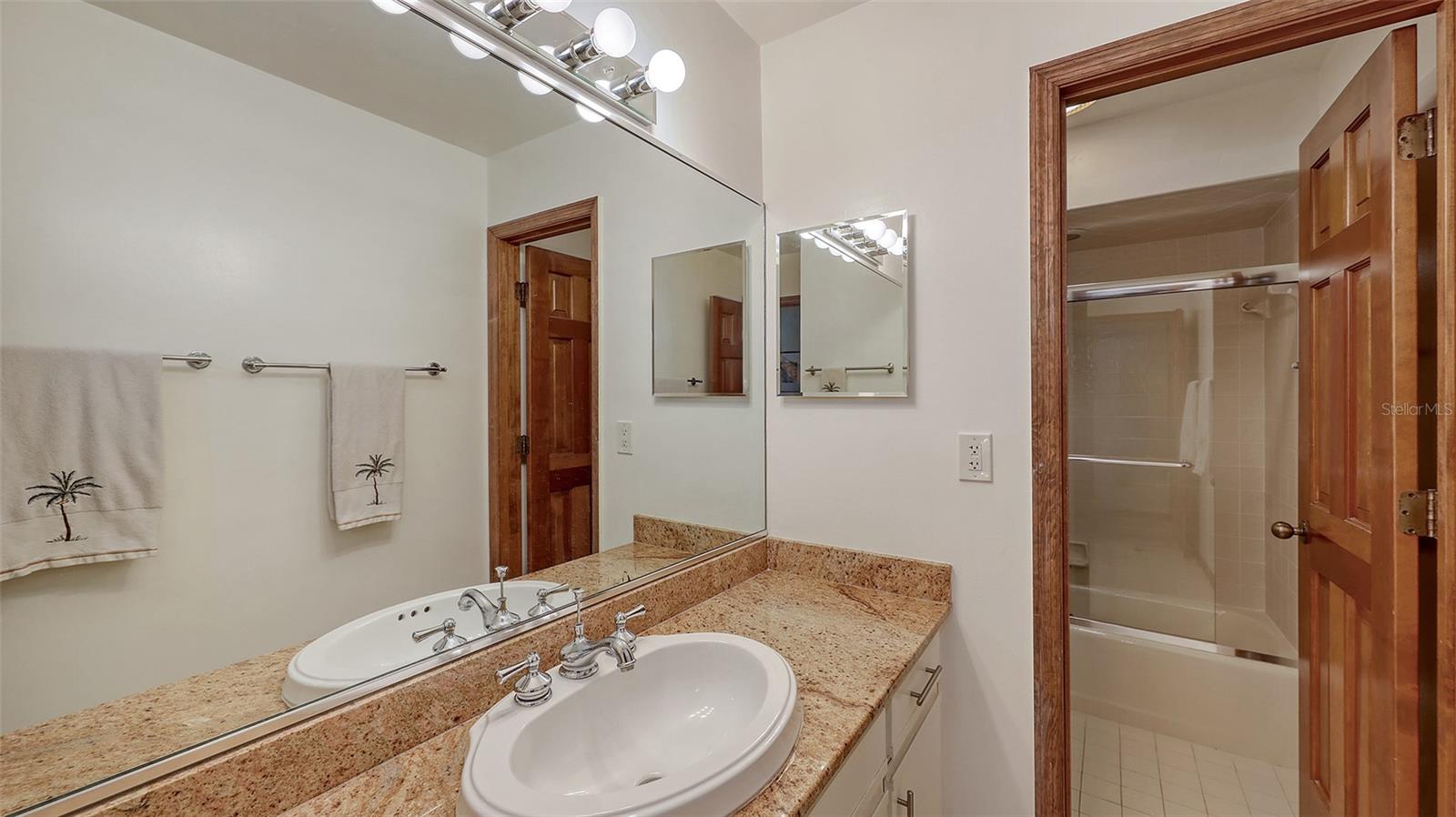 3837 Torrey Pines Blvd Property Photo 30