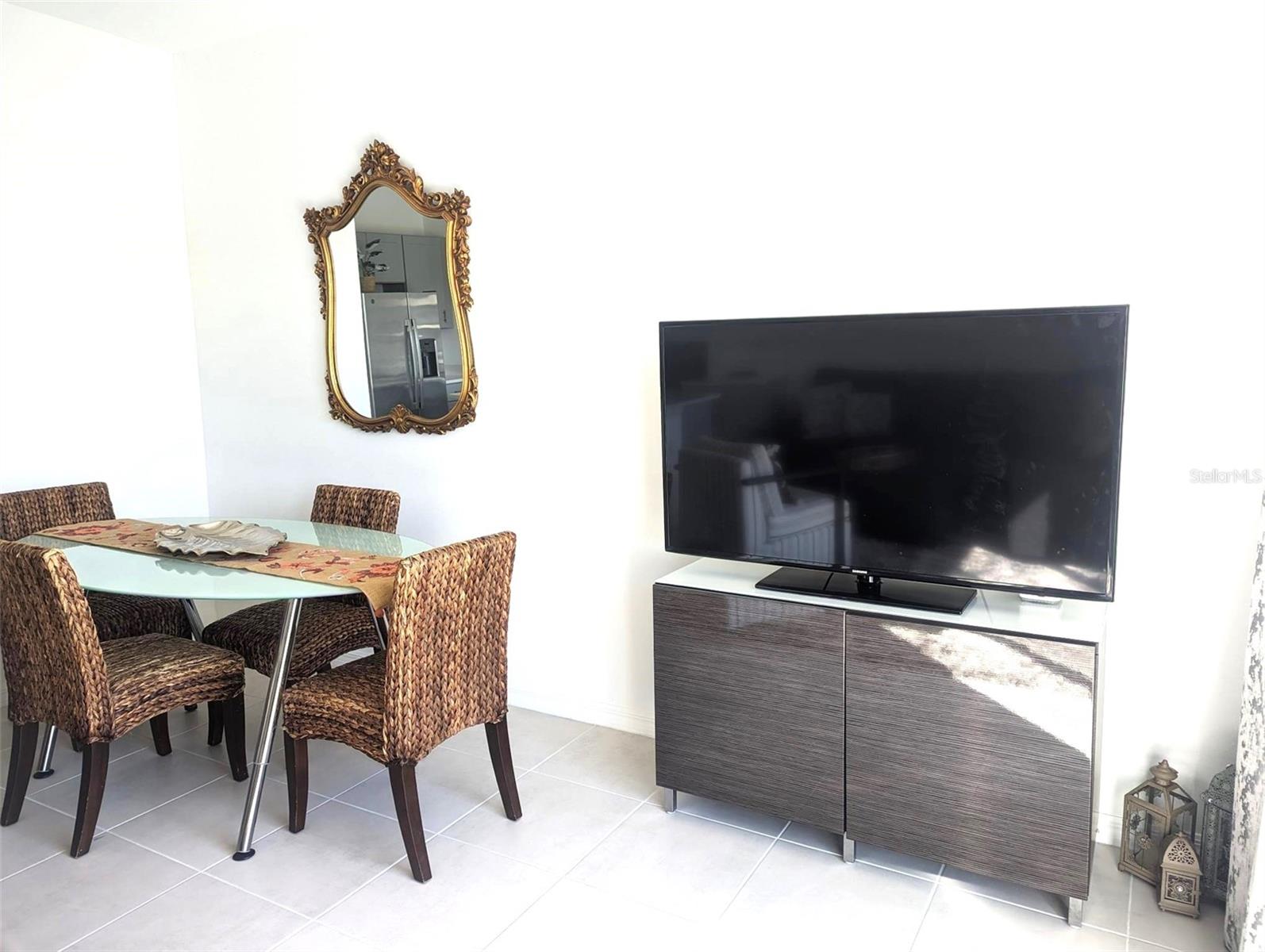 5753 Haven Ter Property Photo 5