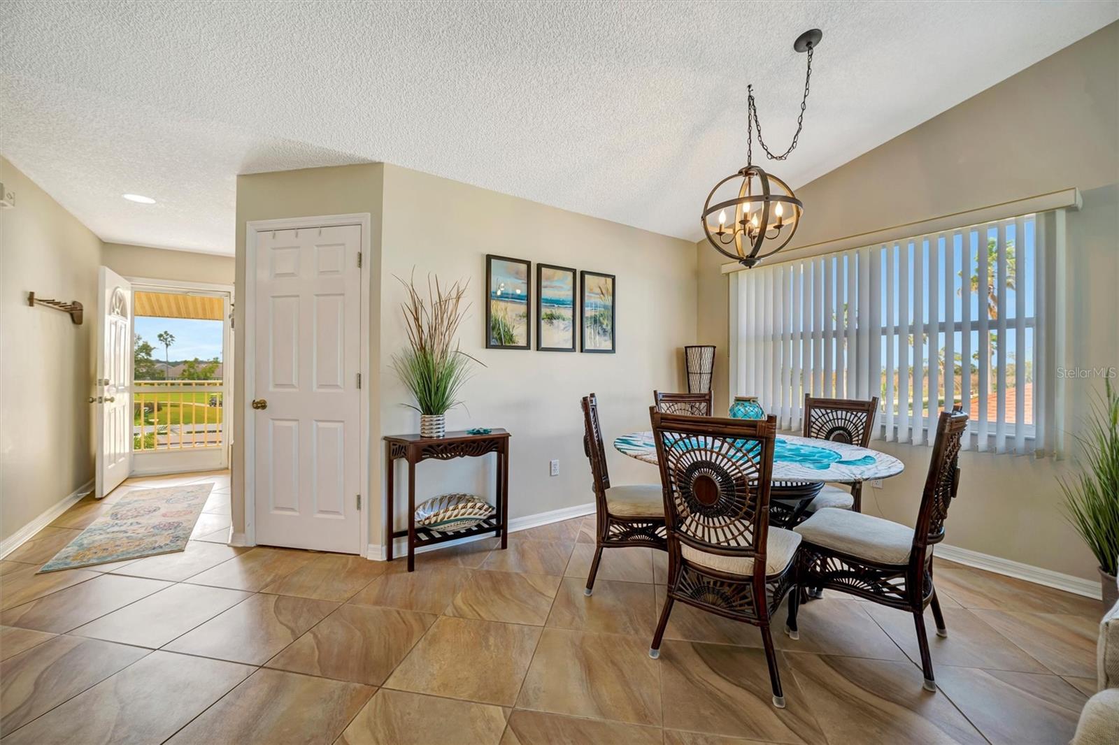 1620 Fairway Trce #b Property Photo 3