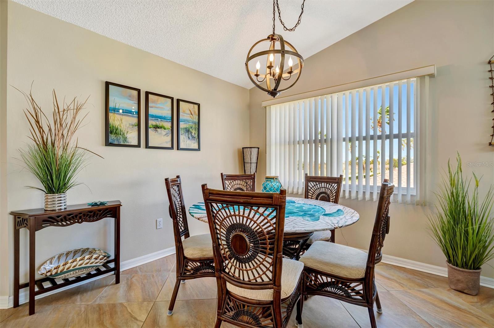 1620 Fairway Trce #b Property Photo 4