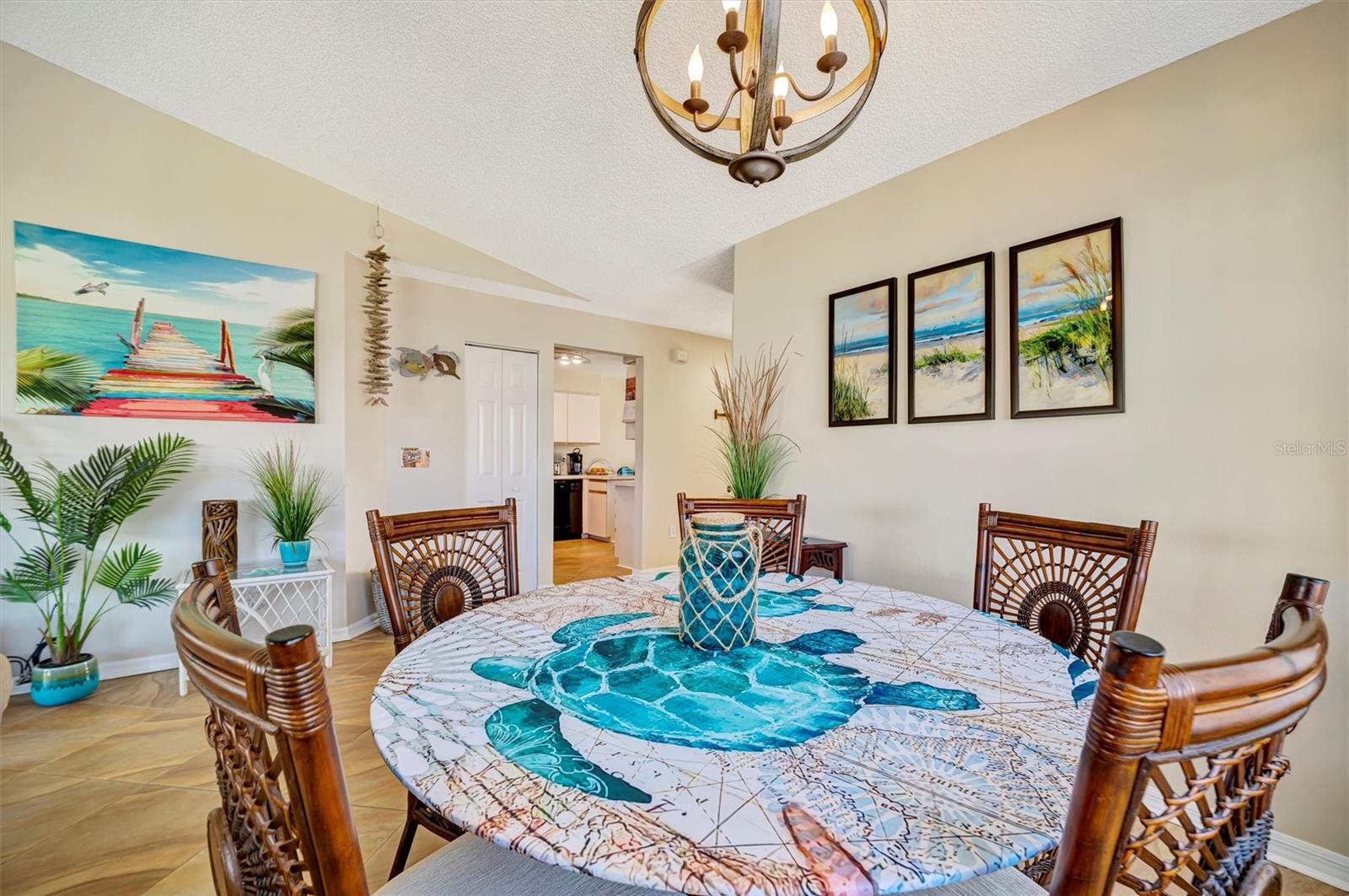 1620 Fairway Trce #b Property Photo 6