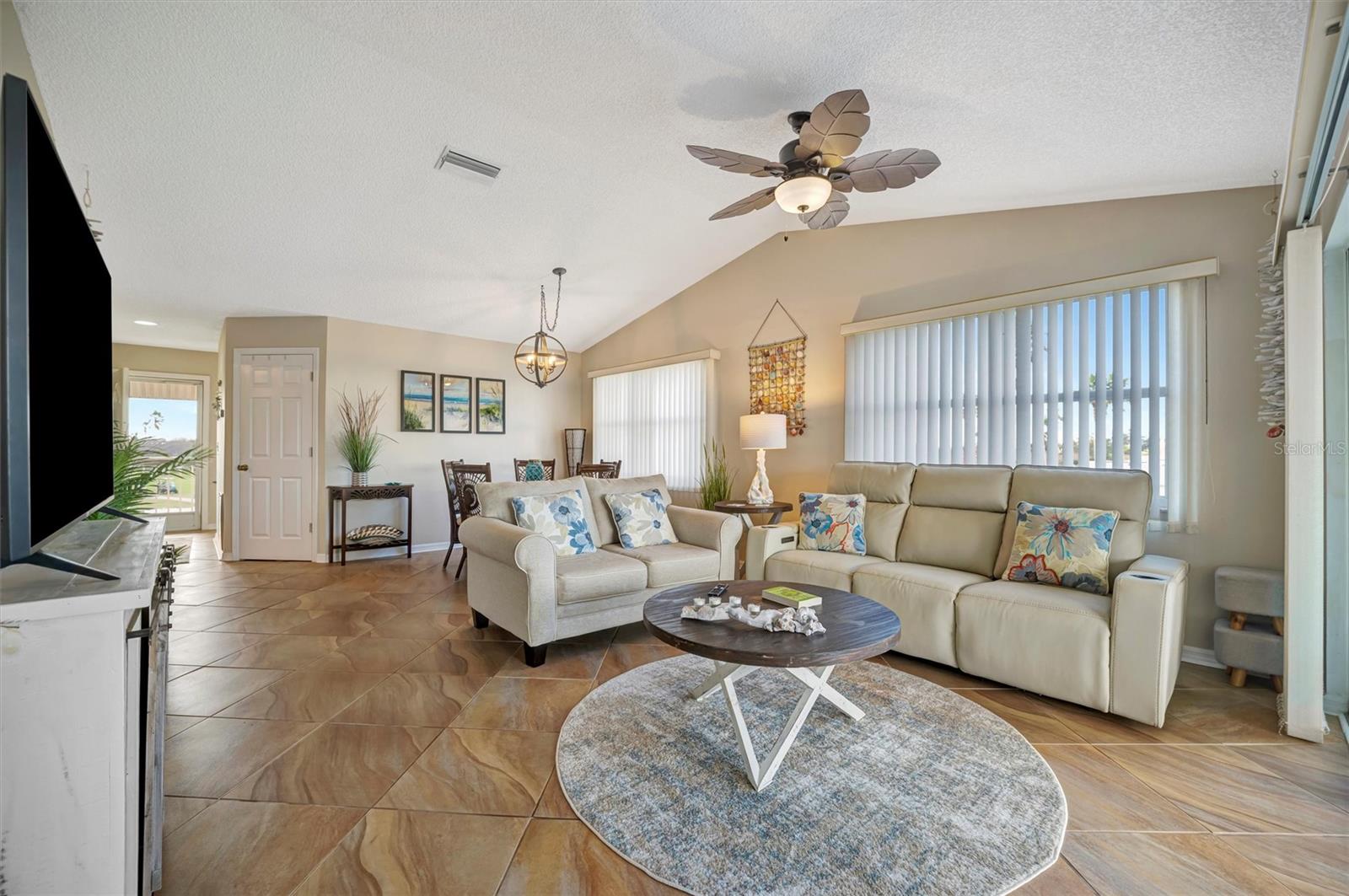 1620 Fairway Trce #b Property Photo 9