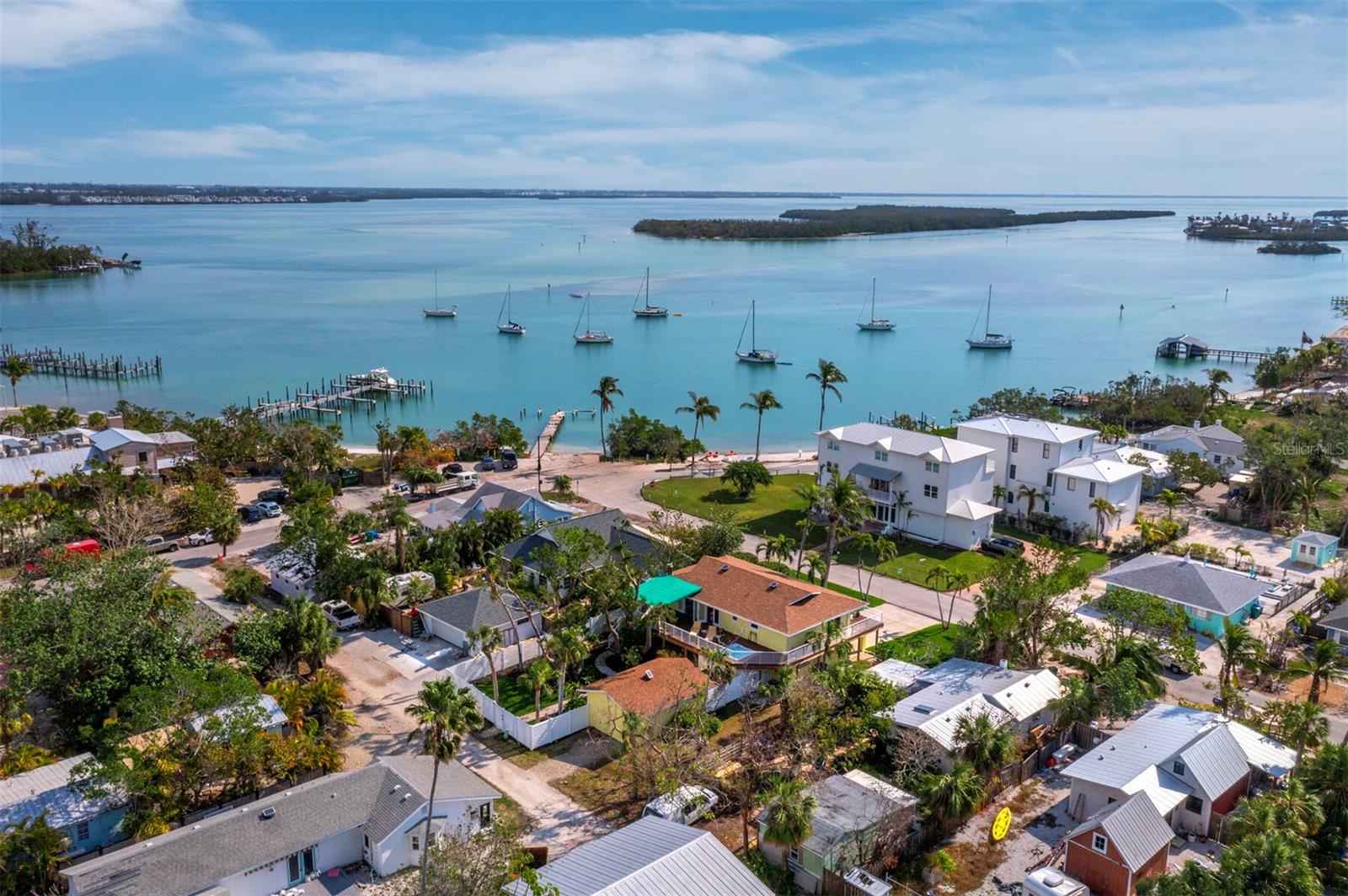 691 Linley St Property Photo 1