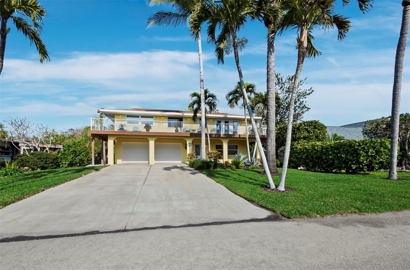 691 Linley St Property Photo 5