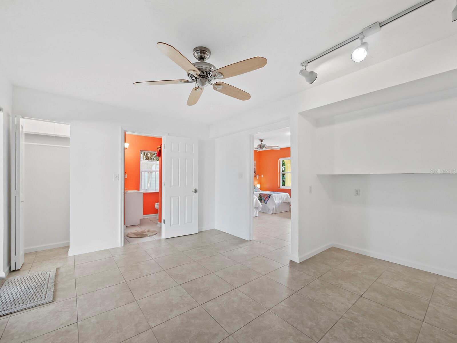 691 Linley St Property Photo 12