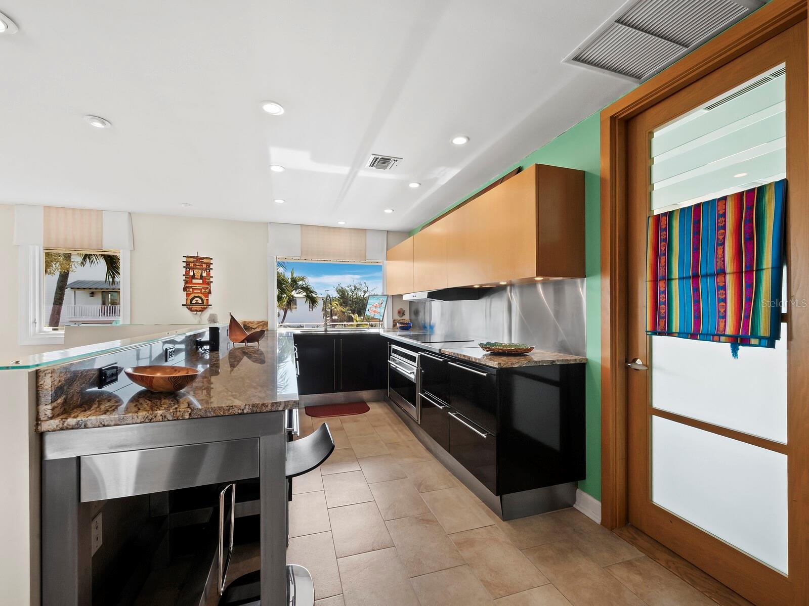 691 Linley St Property Photo 28