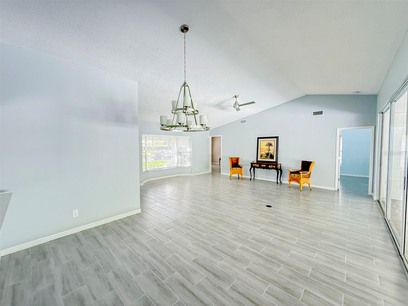 5708 Garden Lakes Fern Property Photo 11