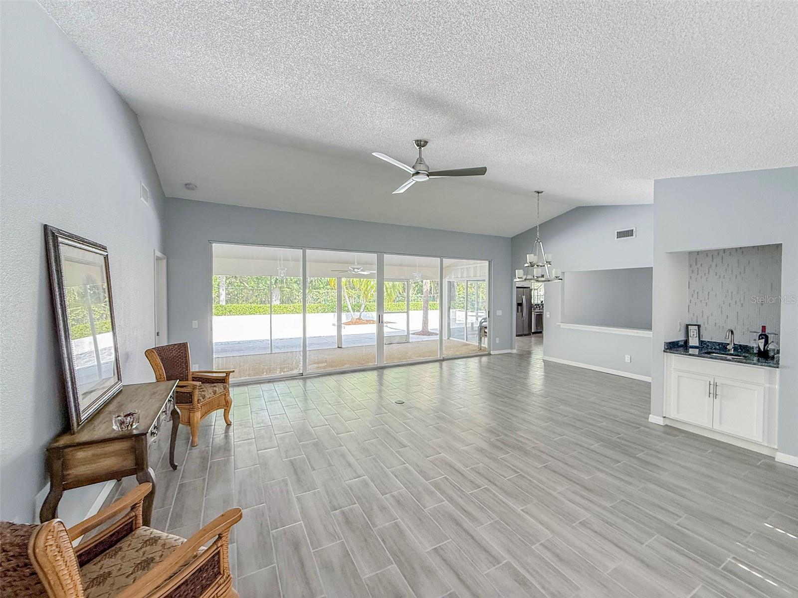 5708 Garden Lakes Fern Property Photo 13