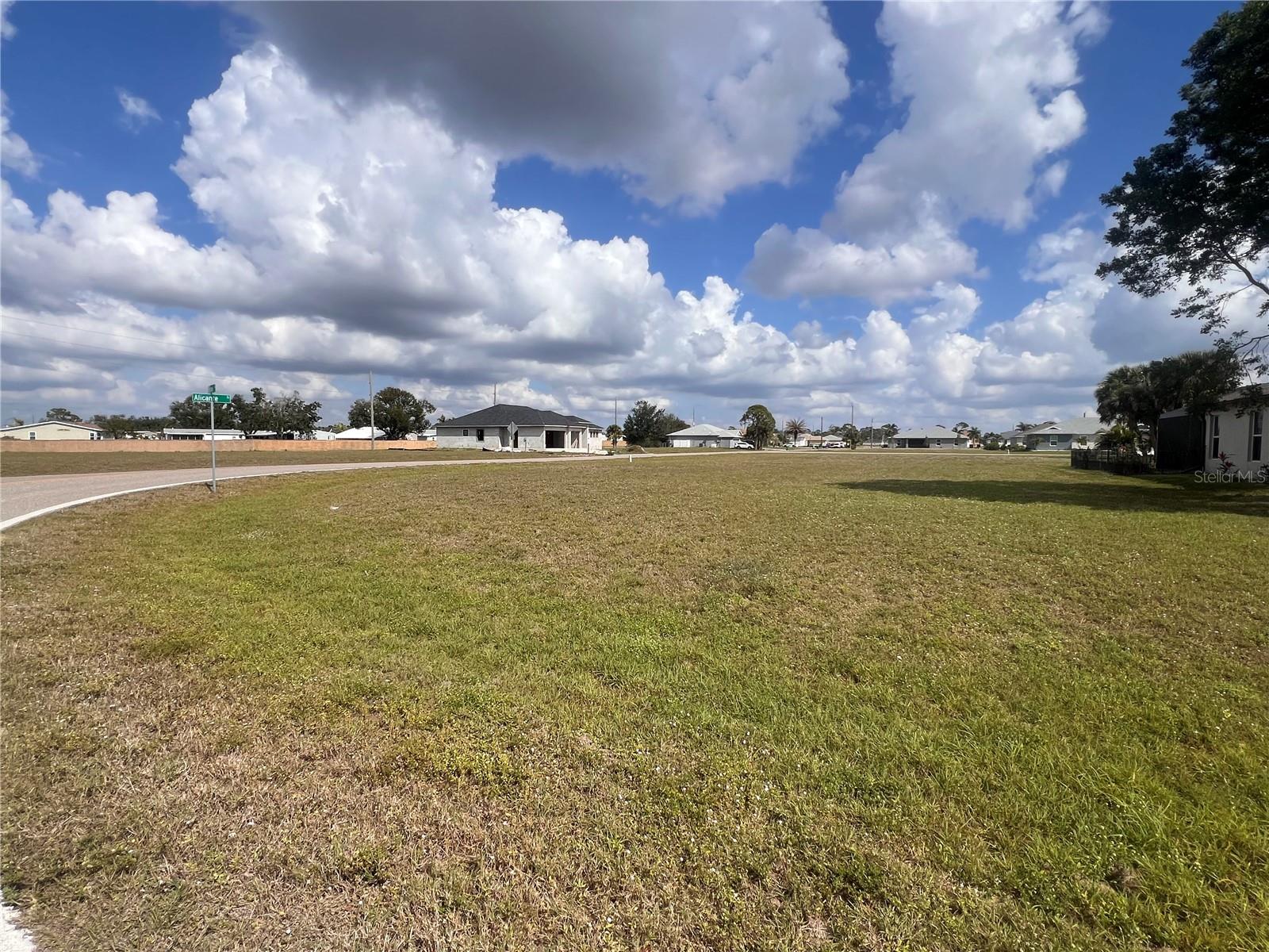 16036 Badalona Dr Property Photo 5