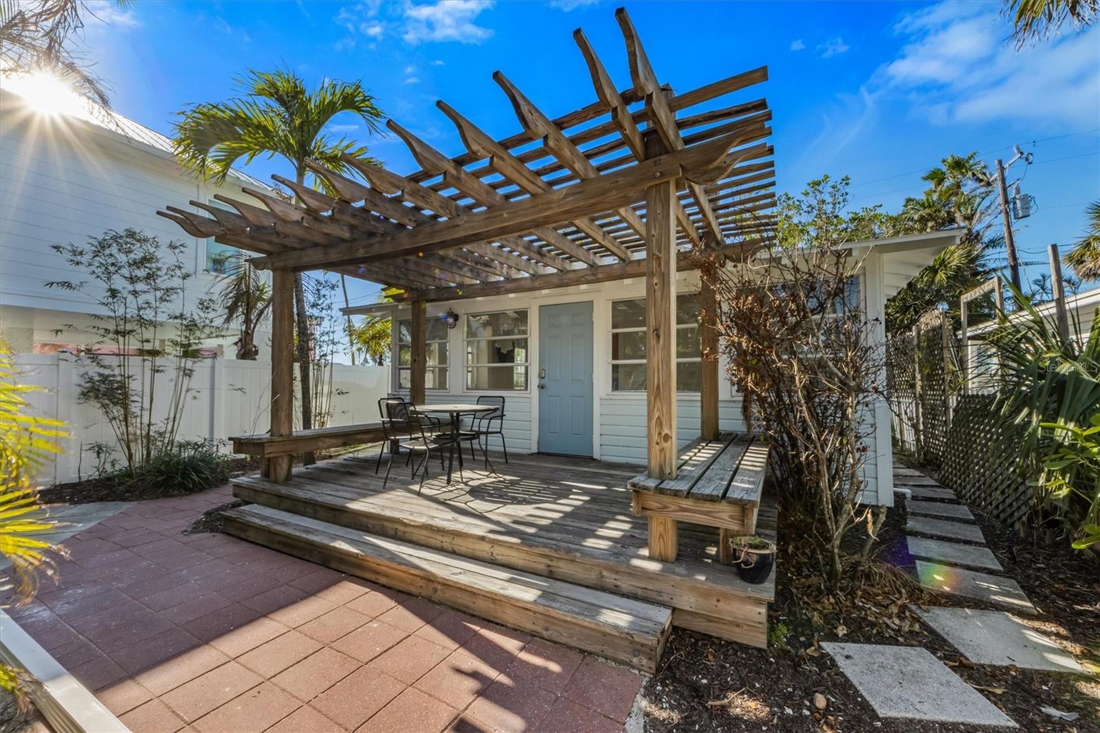 520 Spring Ave #a Property Photo