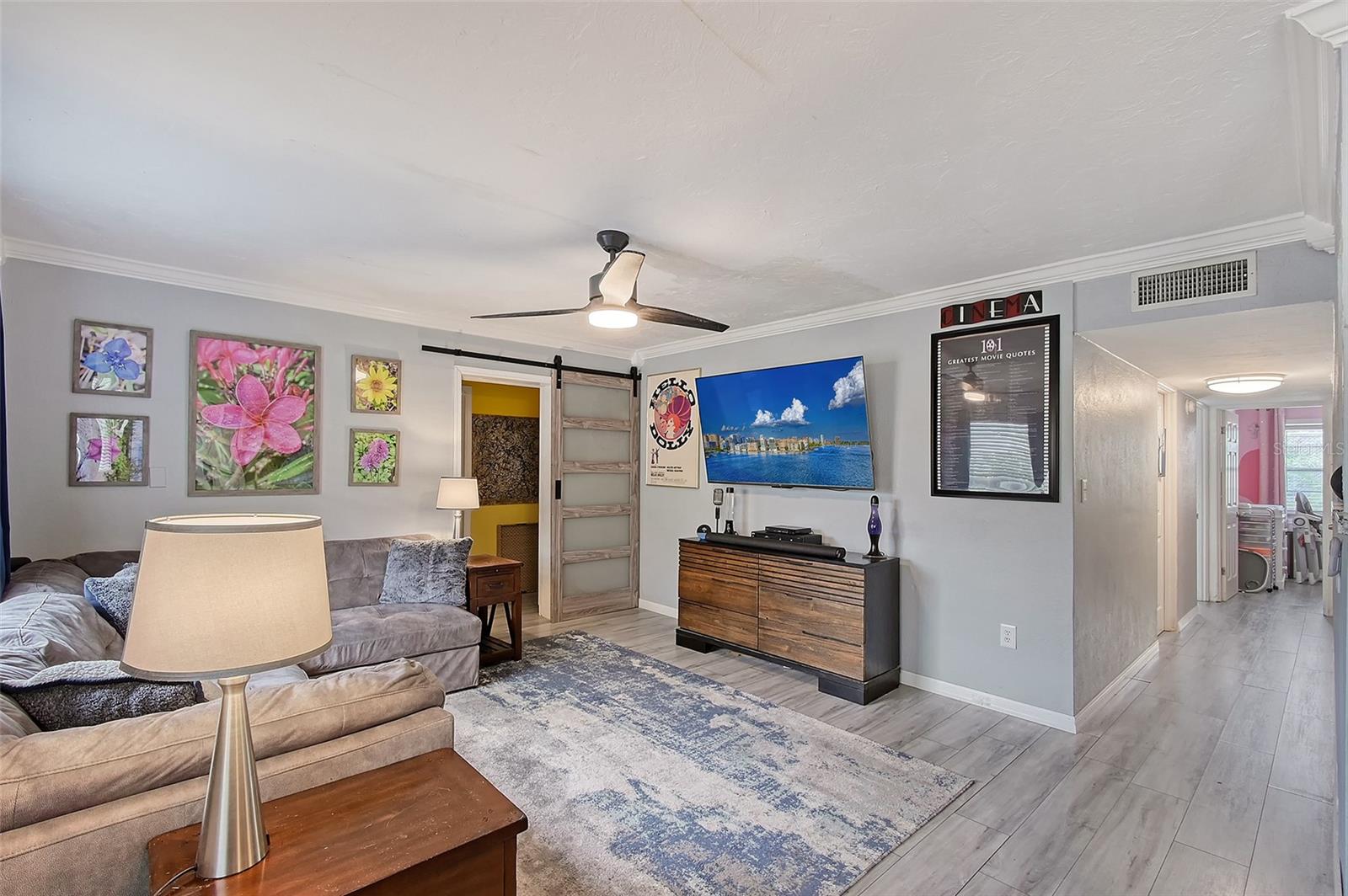 2130 Temple St Property Photo 6