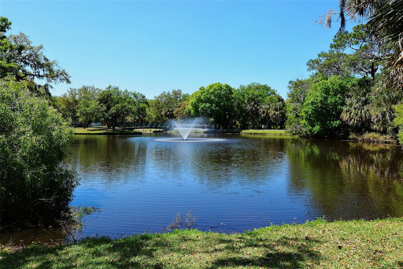 2130 Temple St Property Photo 27