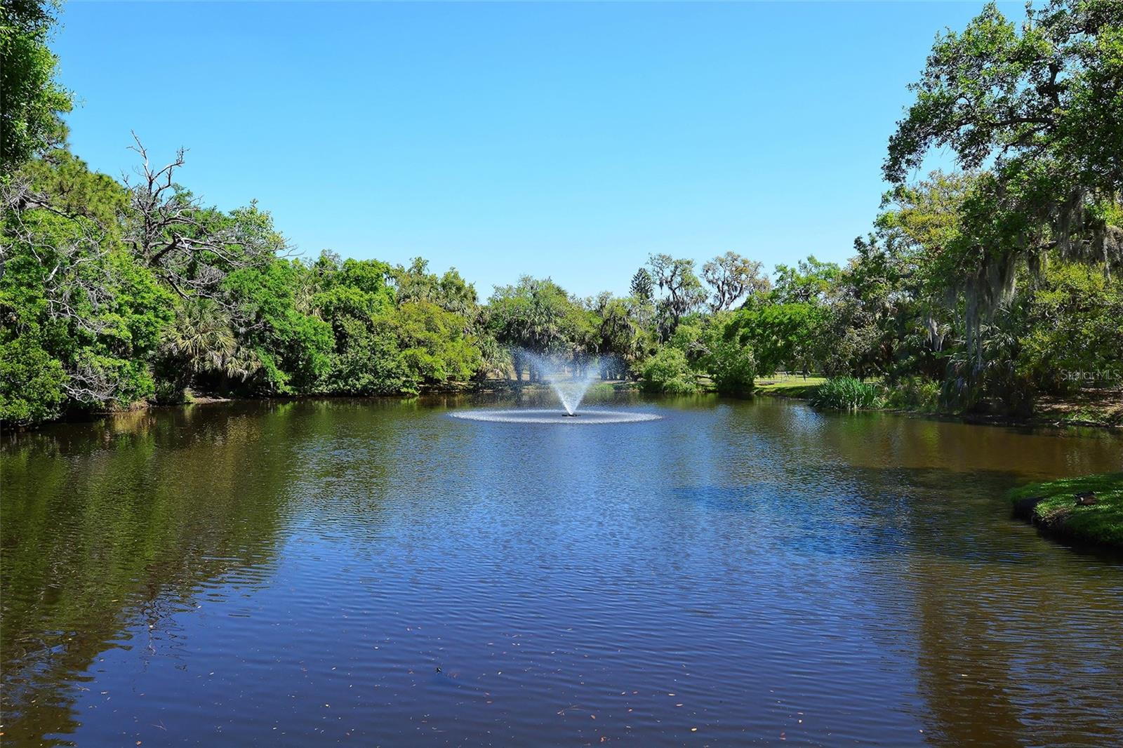 2130 Temple St Property Photo 29