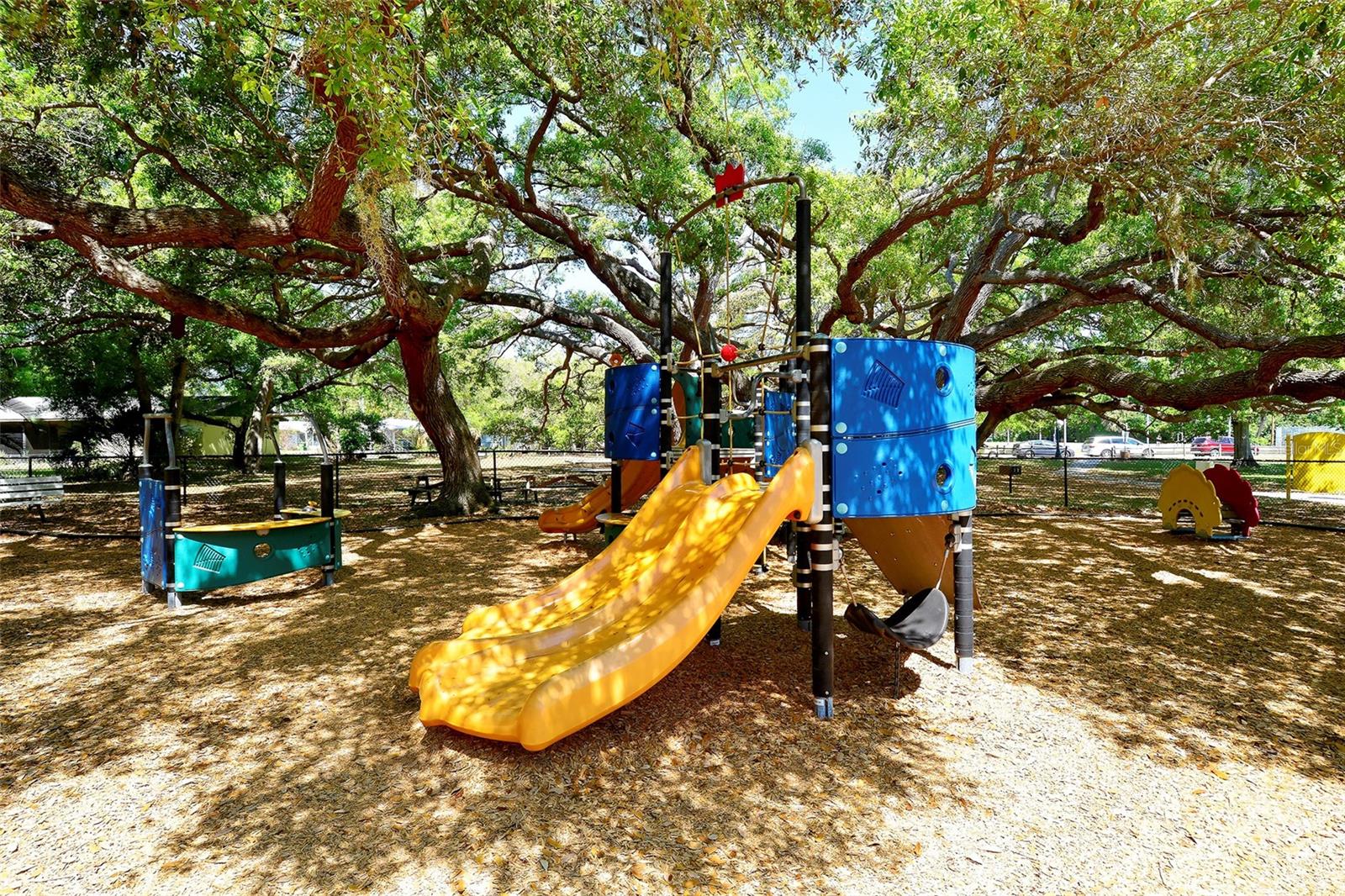 2130 Temple St Property Photo 34