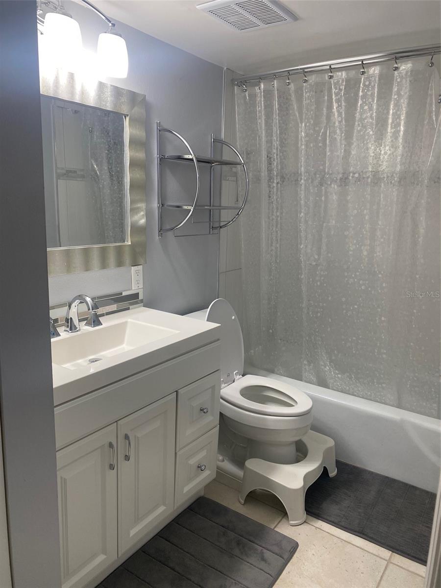 2763 Woodgate Ln #208 Property Photo 19