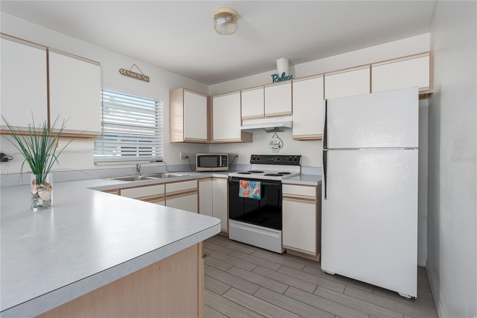 2409 Avenue B Property Photo 9