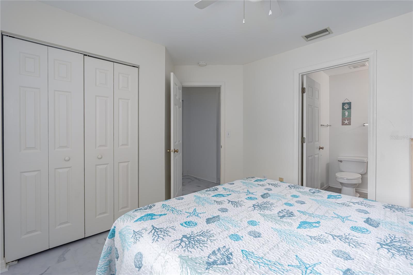2409 Avenue B Property Photo 10