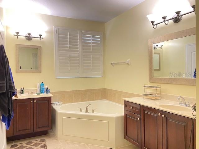 2720 Blue Cypress Lake Ct Property Photo 16