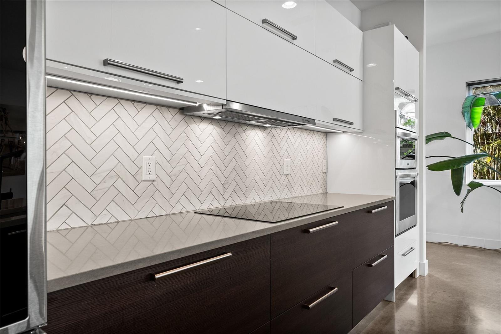 2305 Pine Ter Property Photo 12