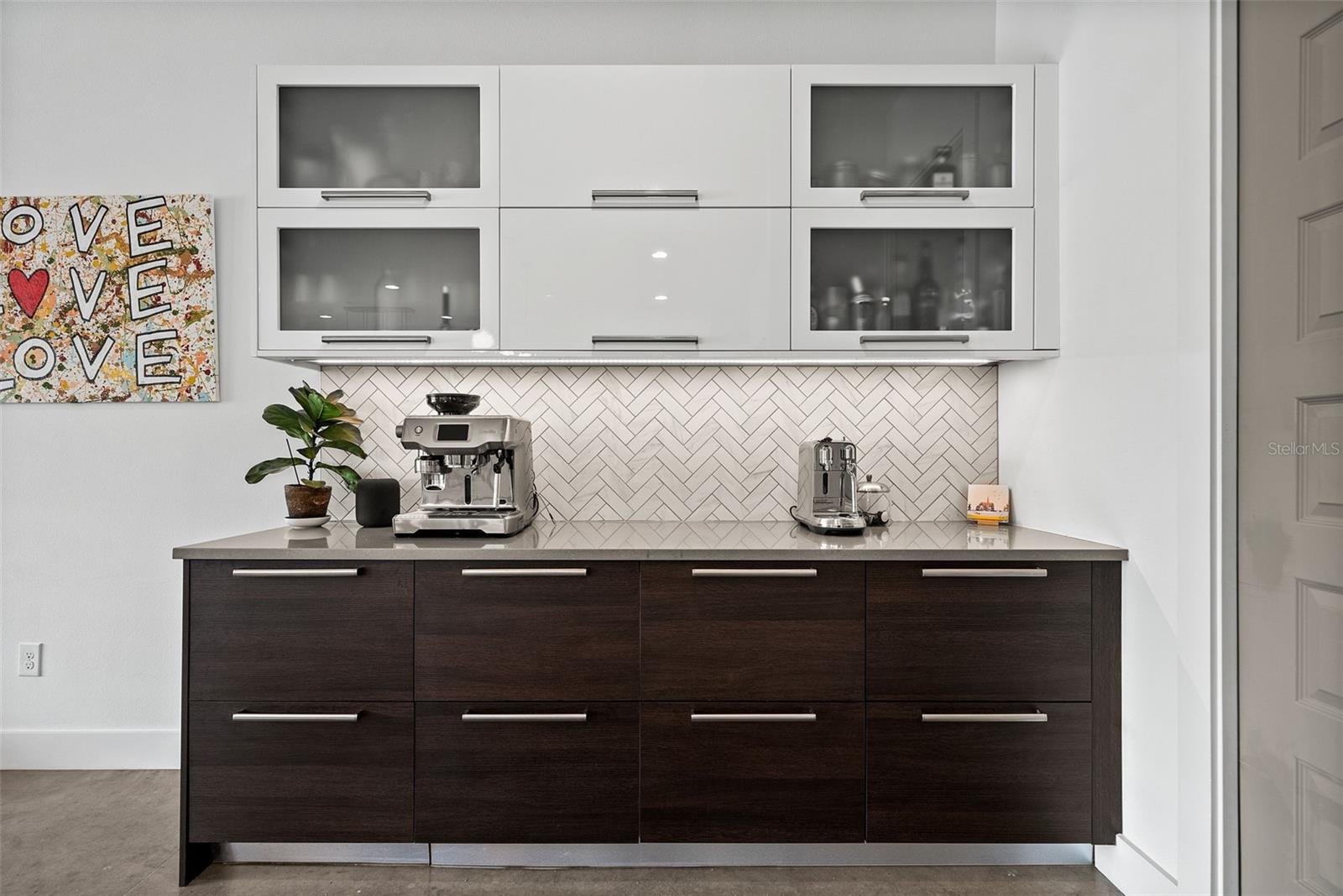 2305 Pine Ter Property Photo 15