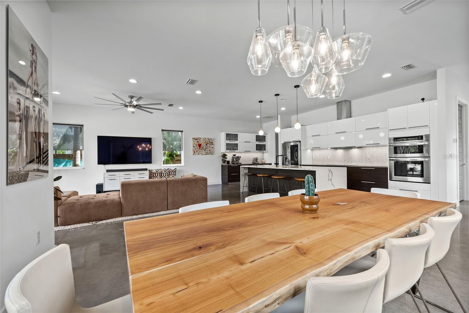 2305 Pine Ter Property Photo 22