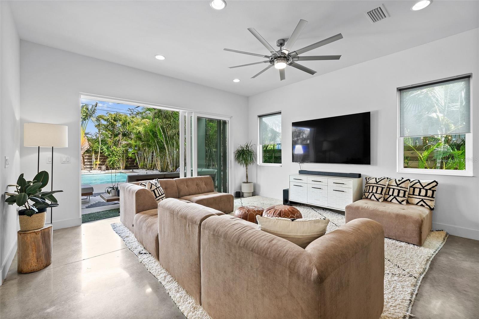 2305 Pine Ter Property Photo 24