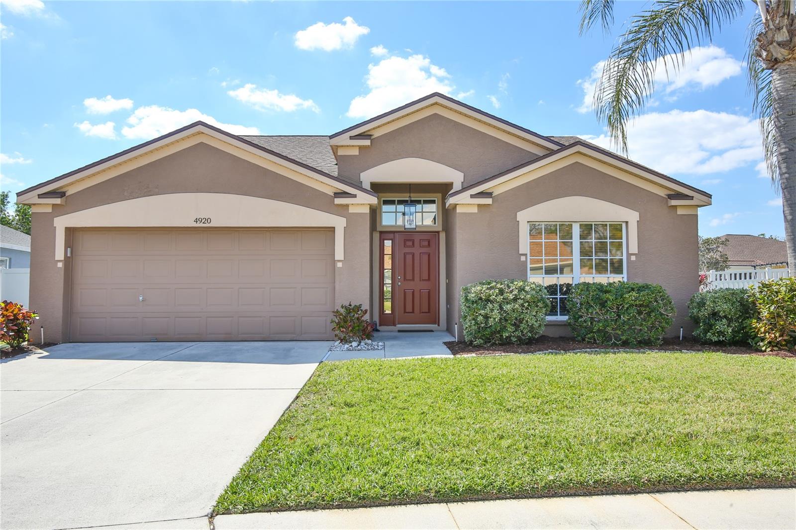 4920 BREAKWATER DR Property Photo 1