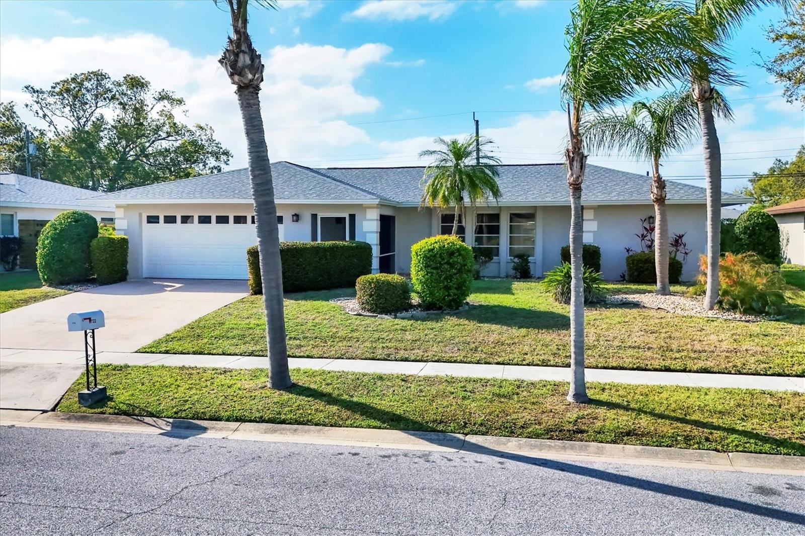 6722 Roxbury Dr Property Photo 1