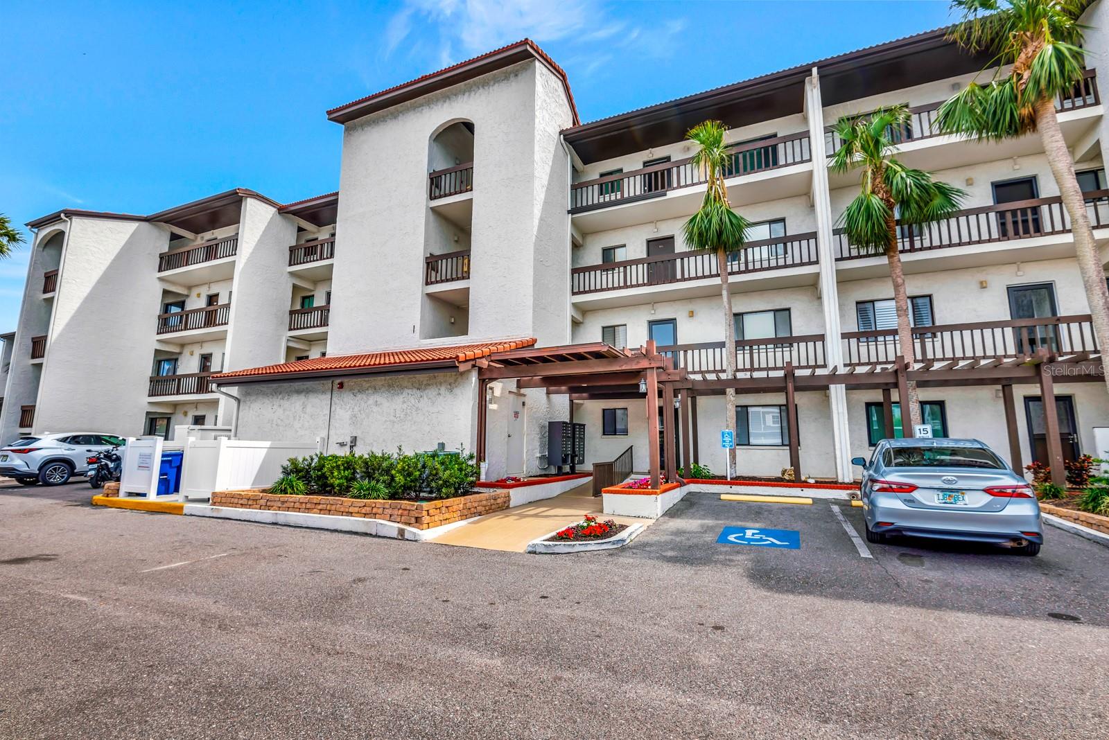 1602 Stickney Point Rd #404 Property Photo 4