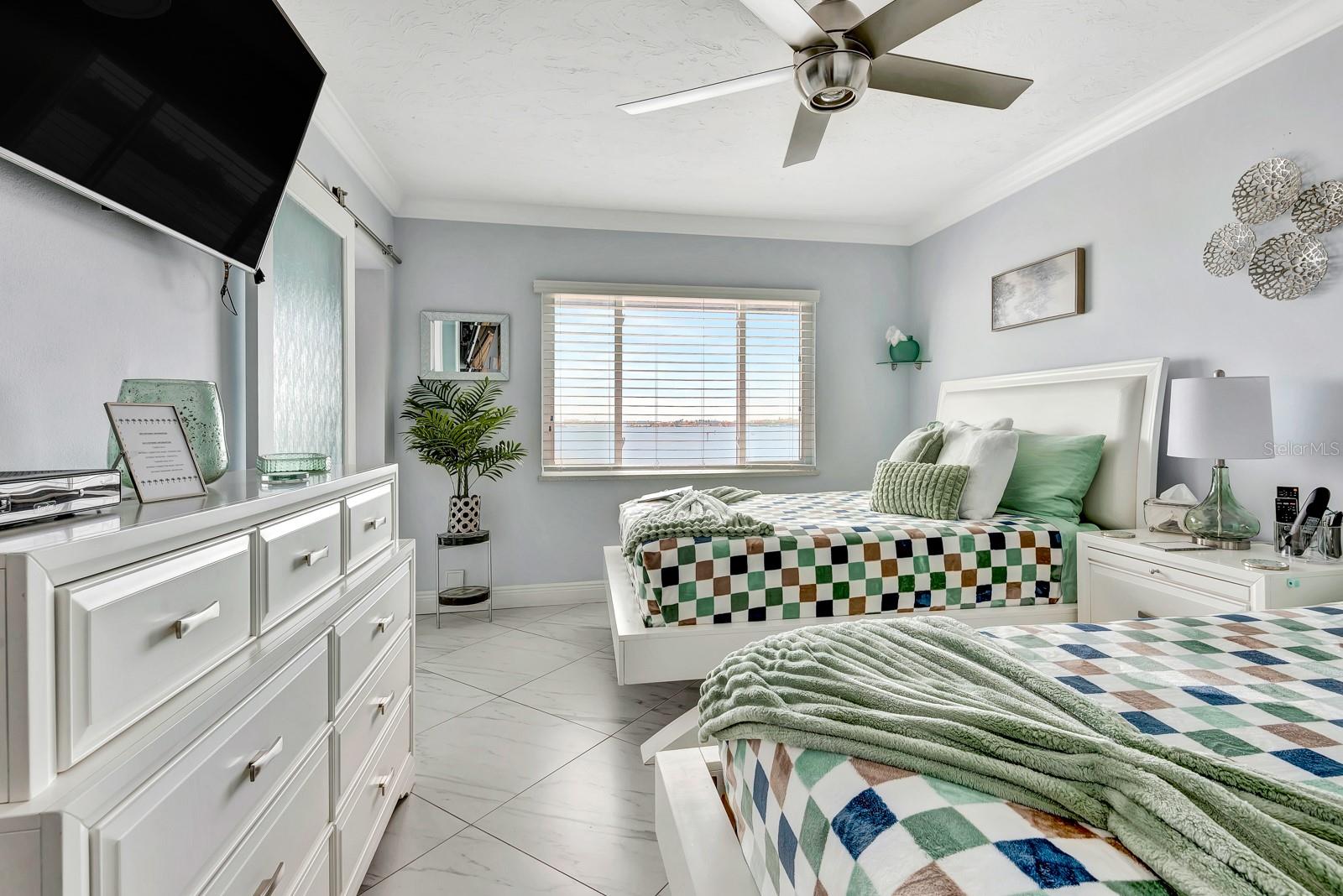1602 Stickney Point Rd #404 Property Photo 23