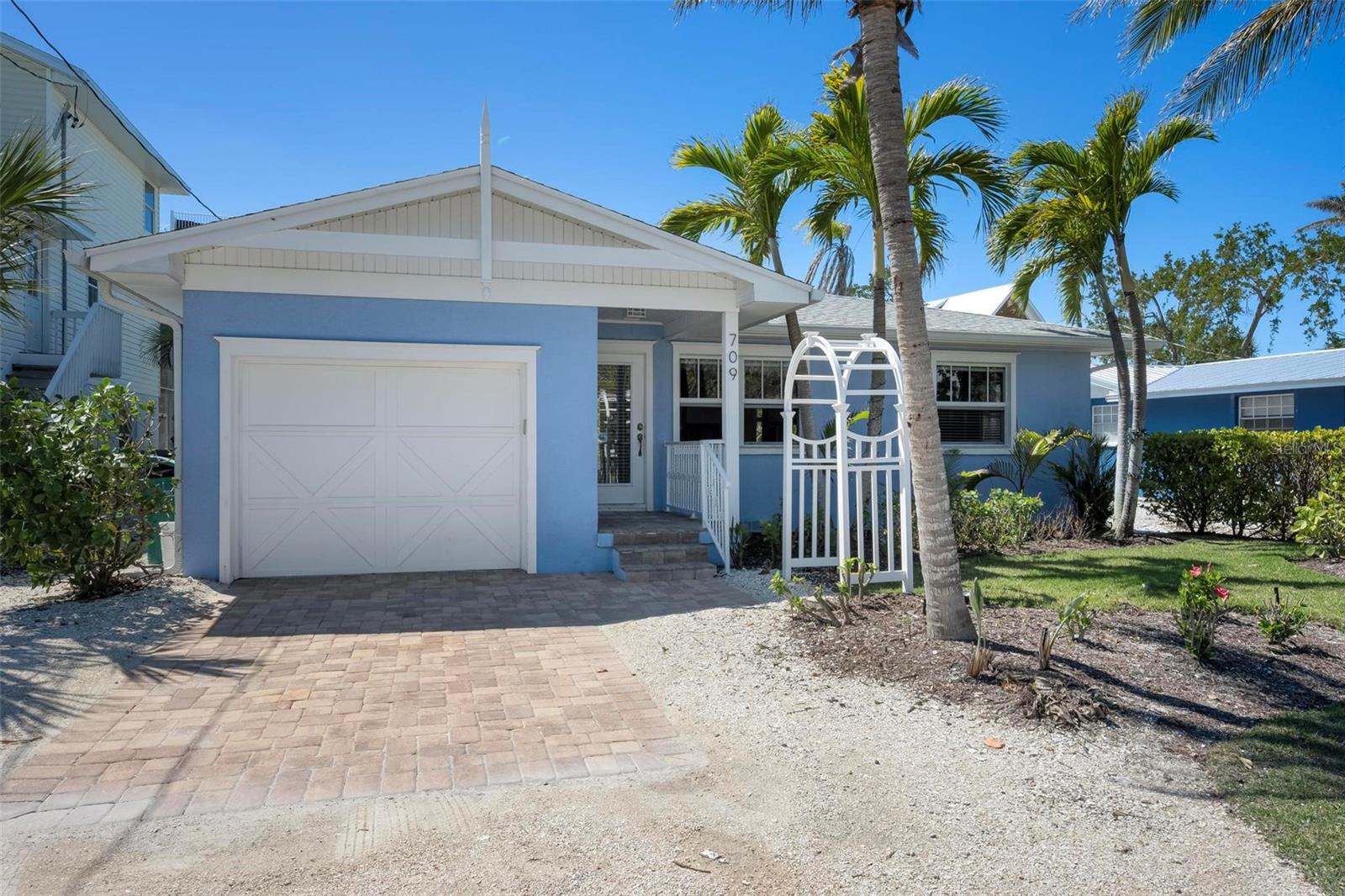 709 N Bay Blvd Property Photo