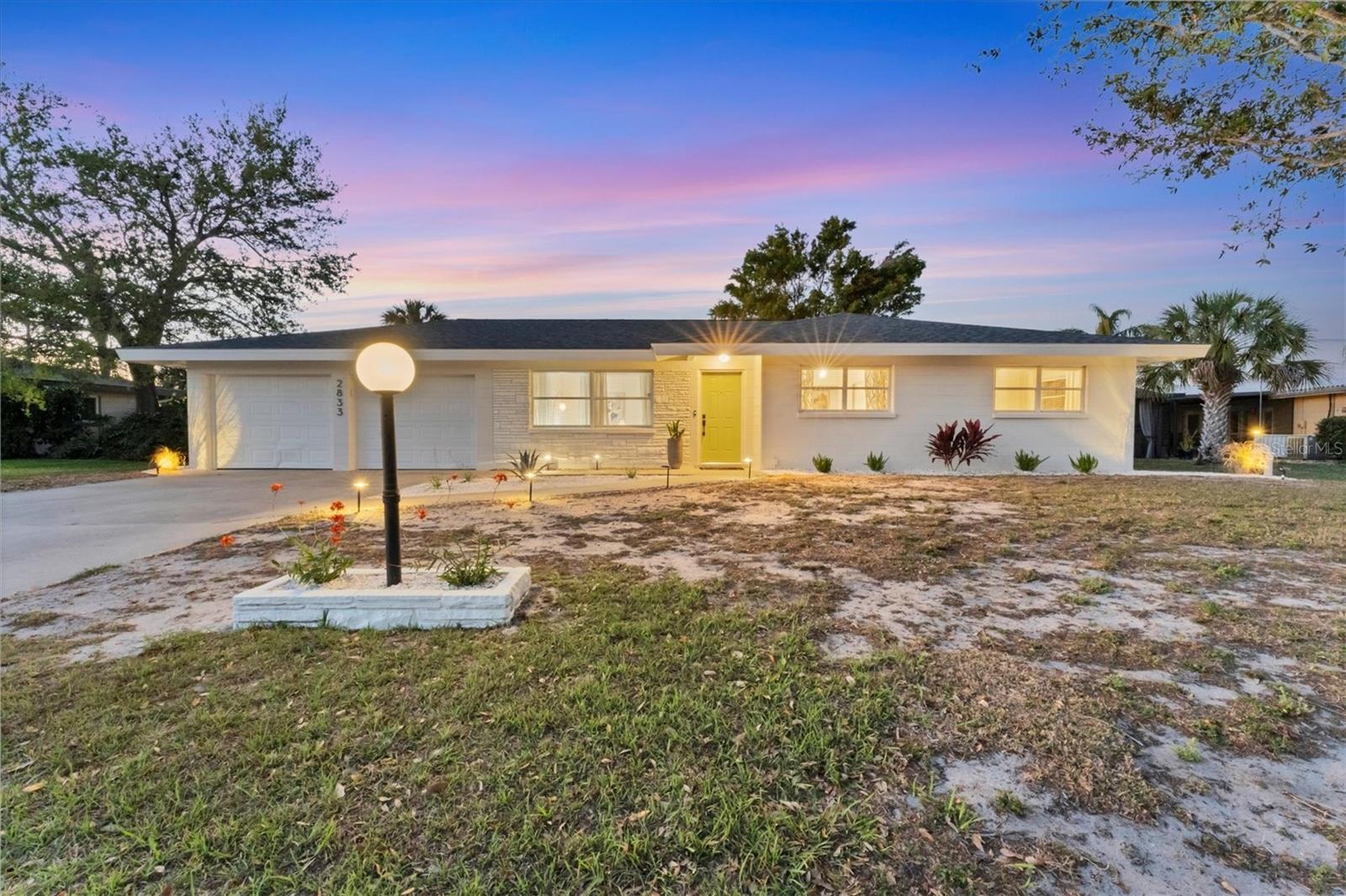 2833 Sunnyside St Property Photo