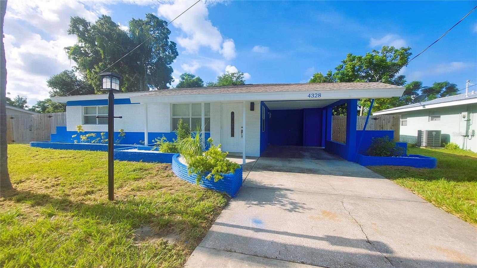 4328 Webber St Property Photo