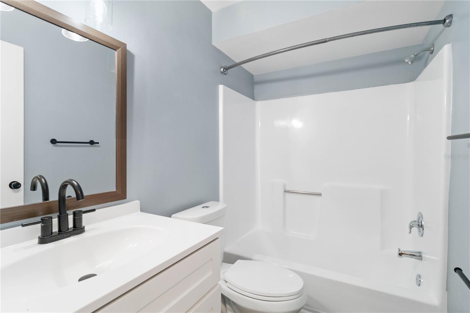 4527 86th Street Ct W Property Photo 5