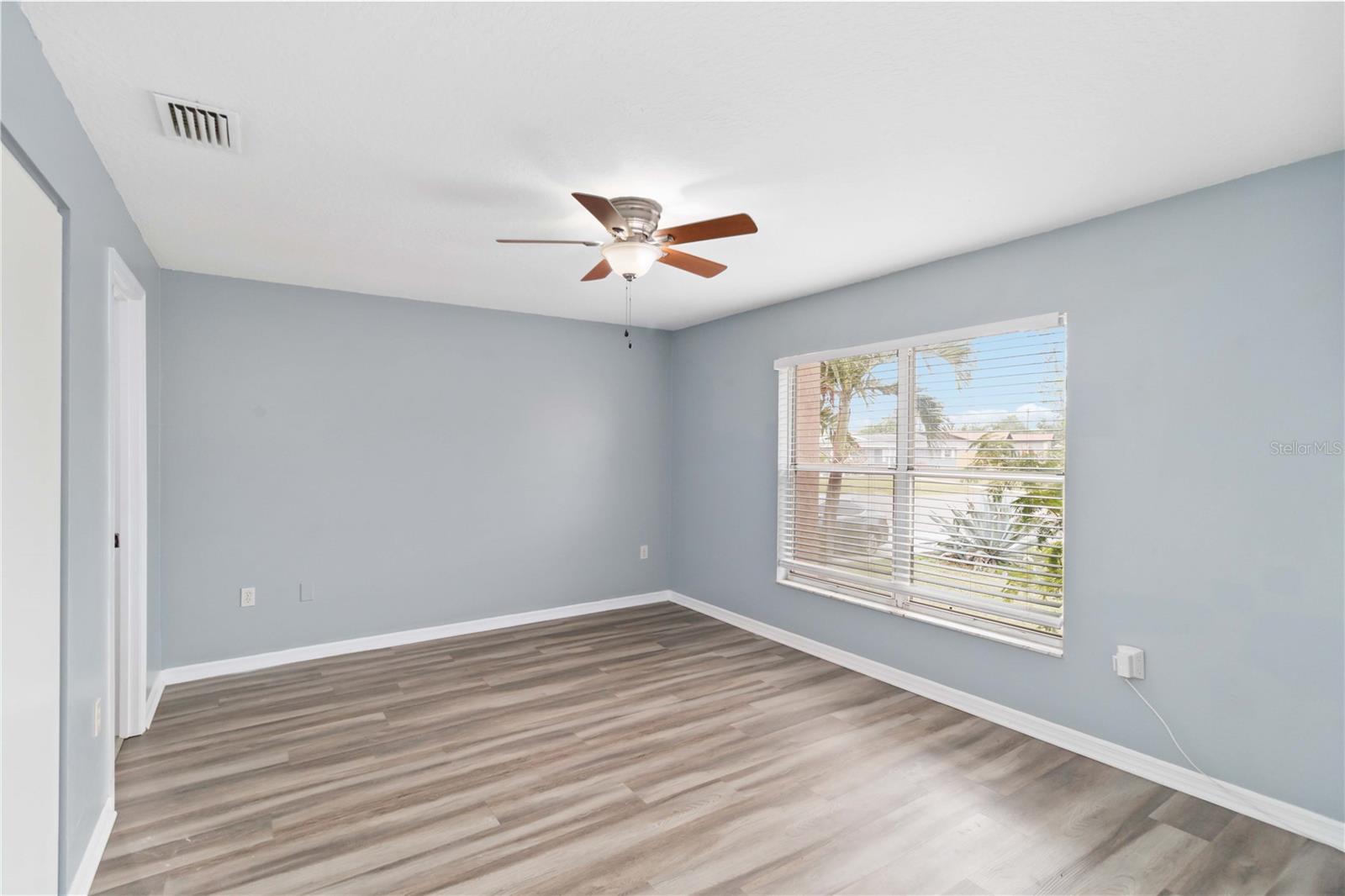 4527 86th Street Ct W Property Photo 10