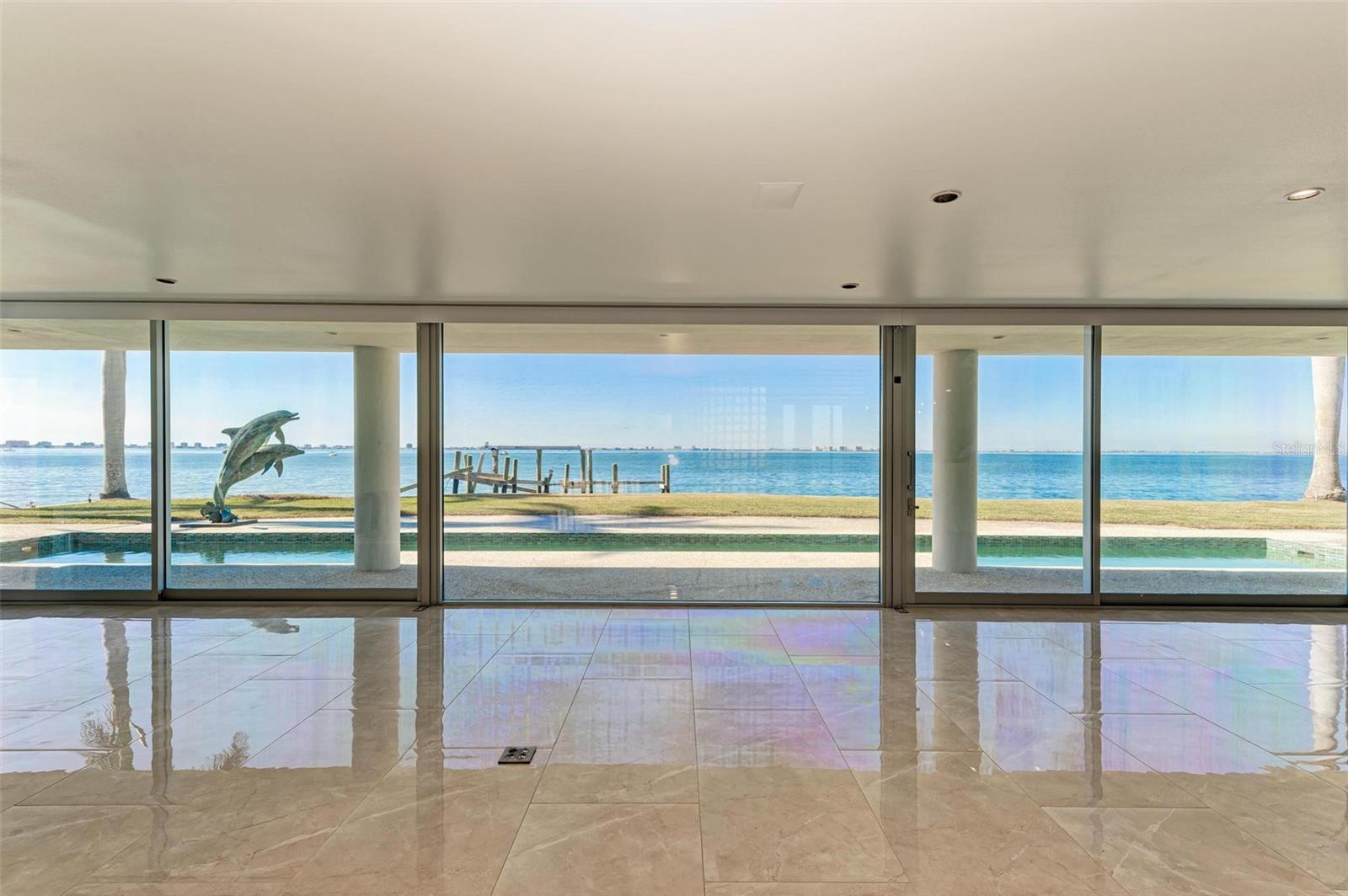 320 S Shore Dr Property Photo 10