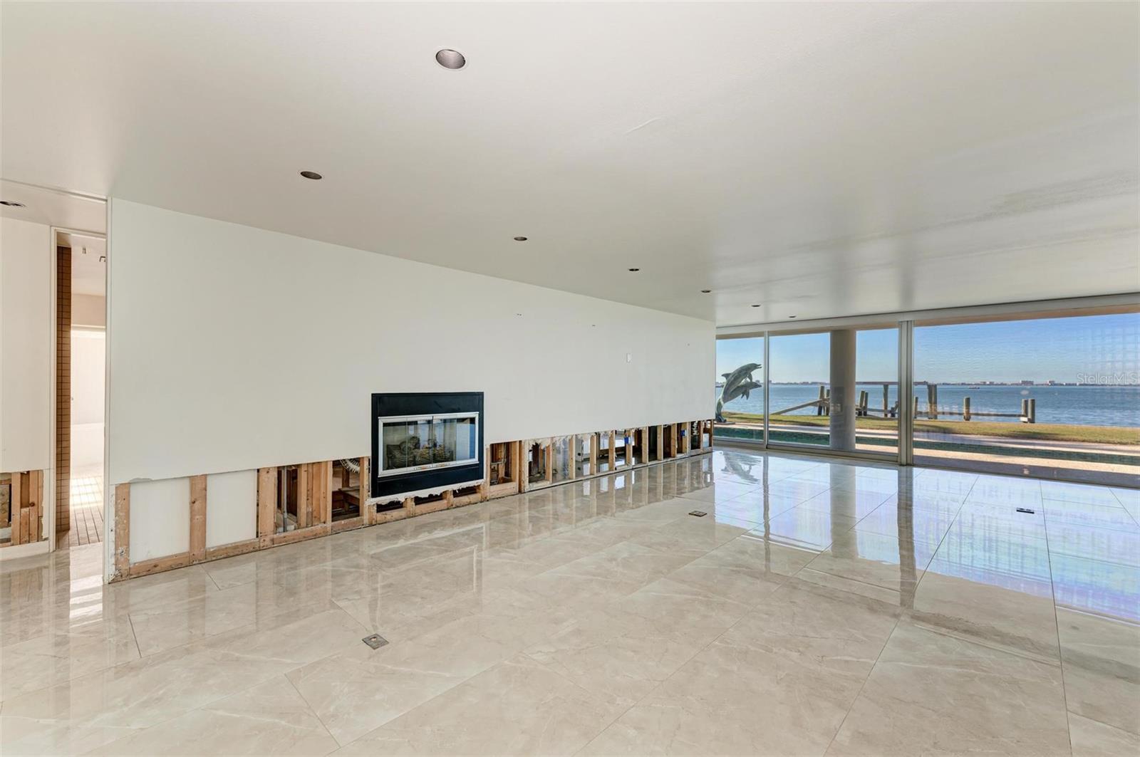 320 S Shore Dr Property Photo 15