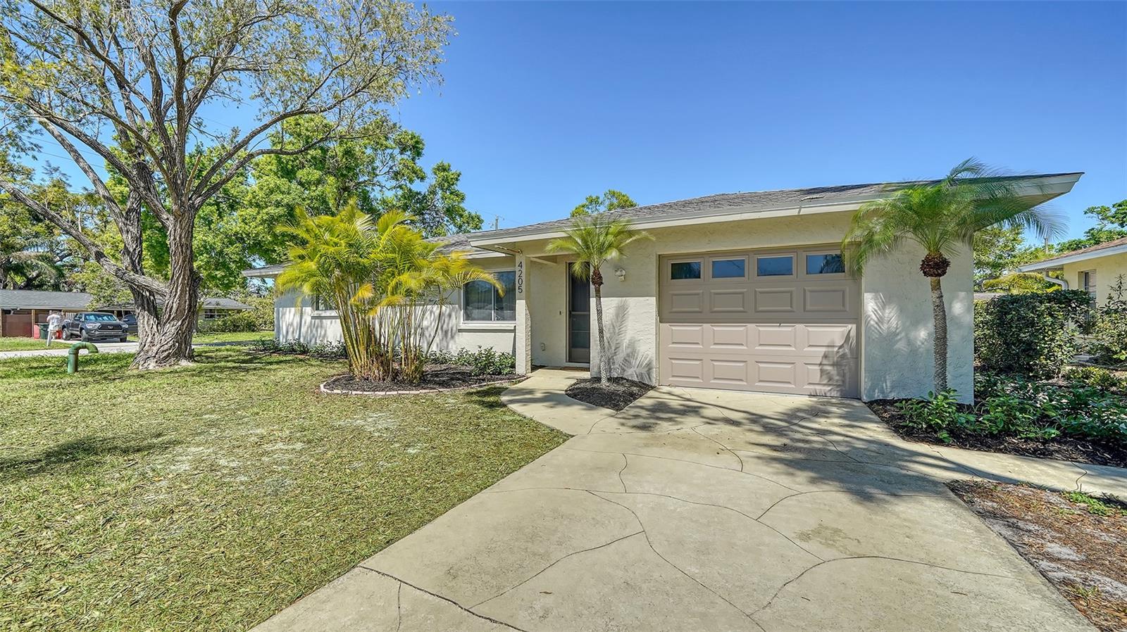 4205 Ruth Way Property Photo