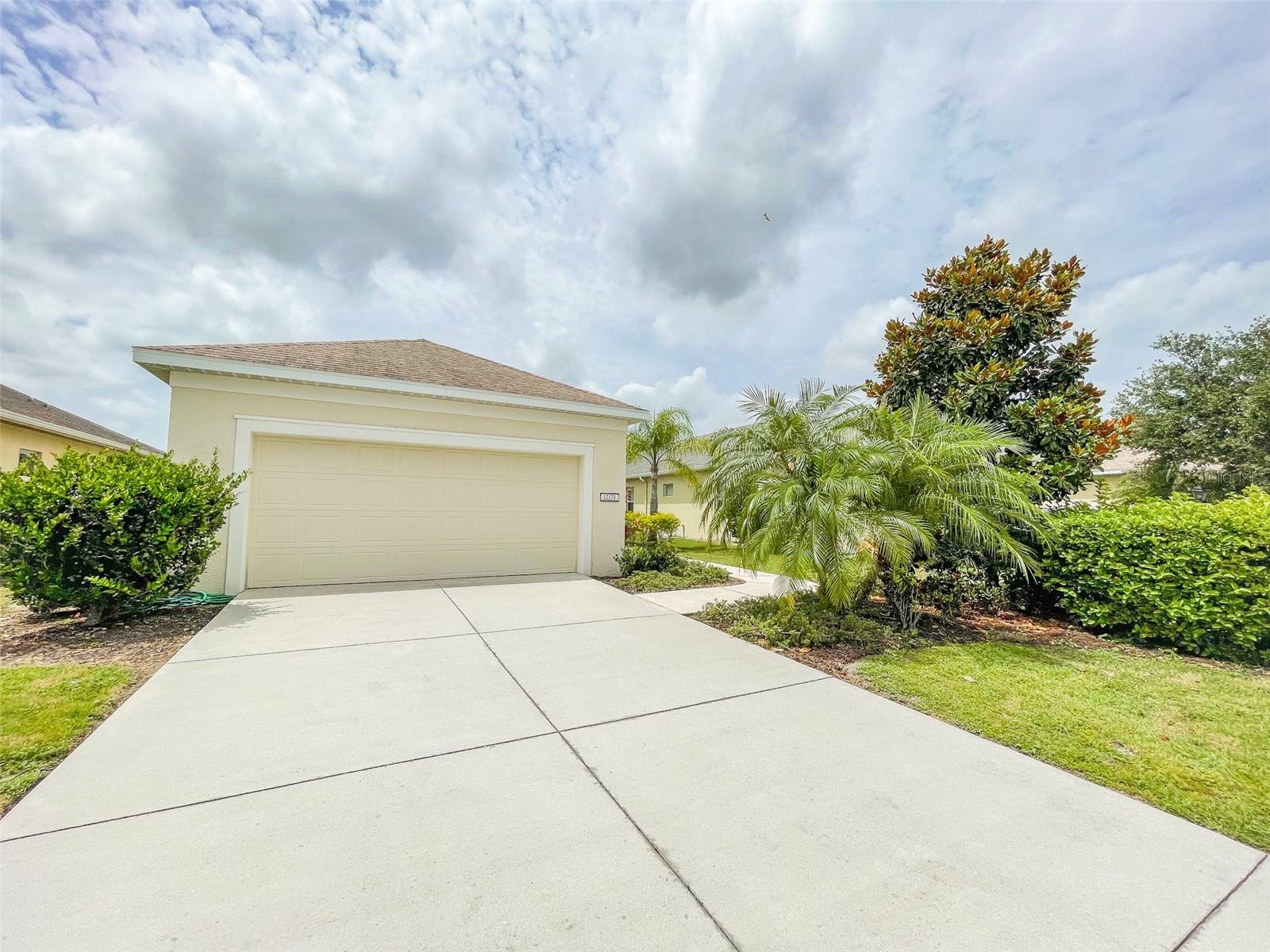 12179 Longview Lake Cir Property Photo