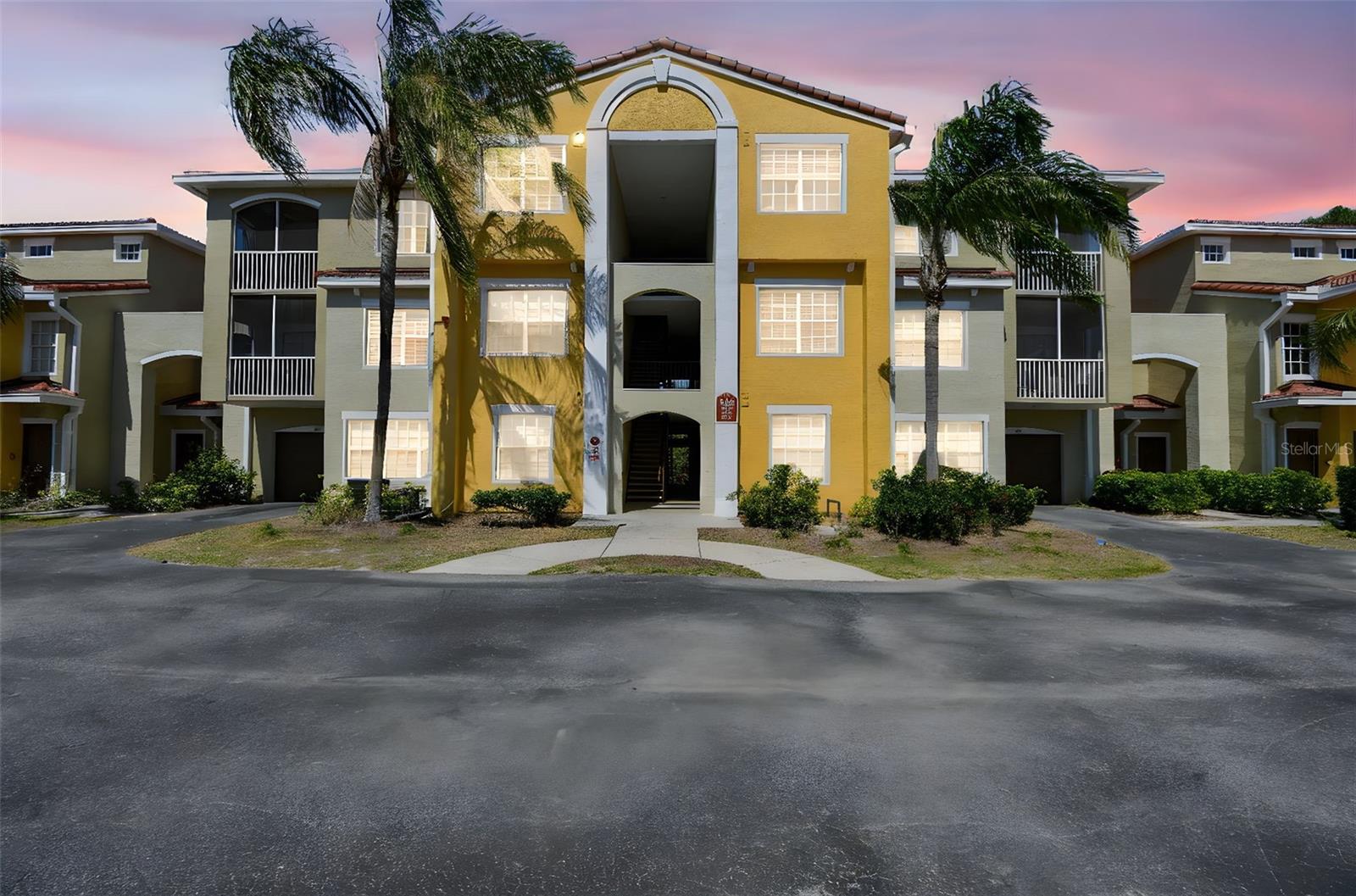 5401 BENTGRASS DR #1-302 Property Photo 1