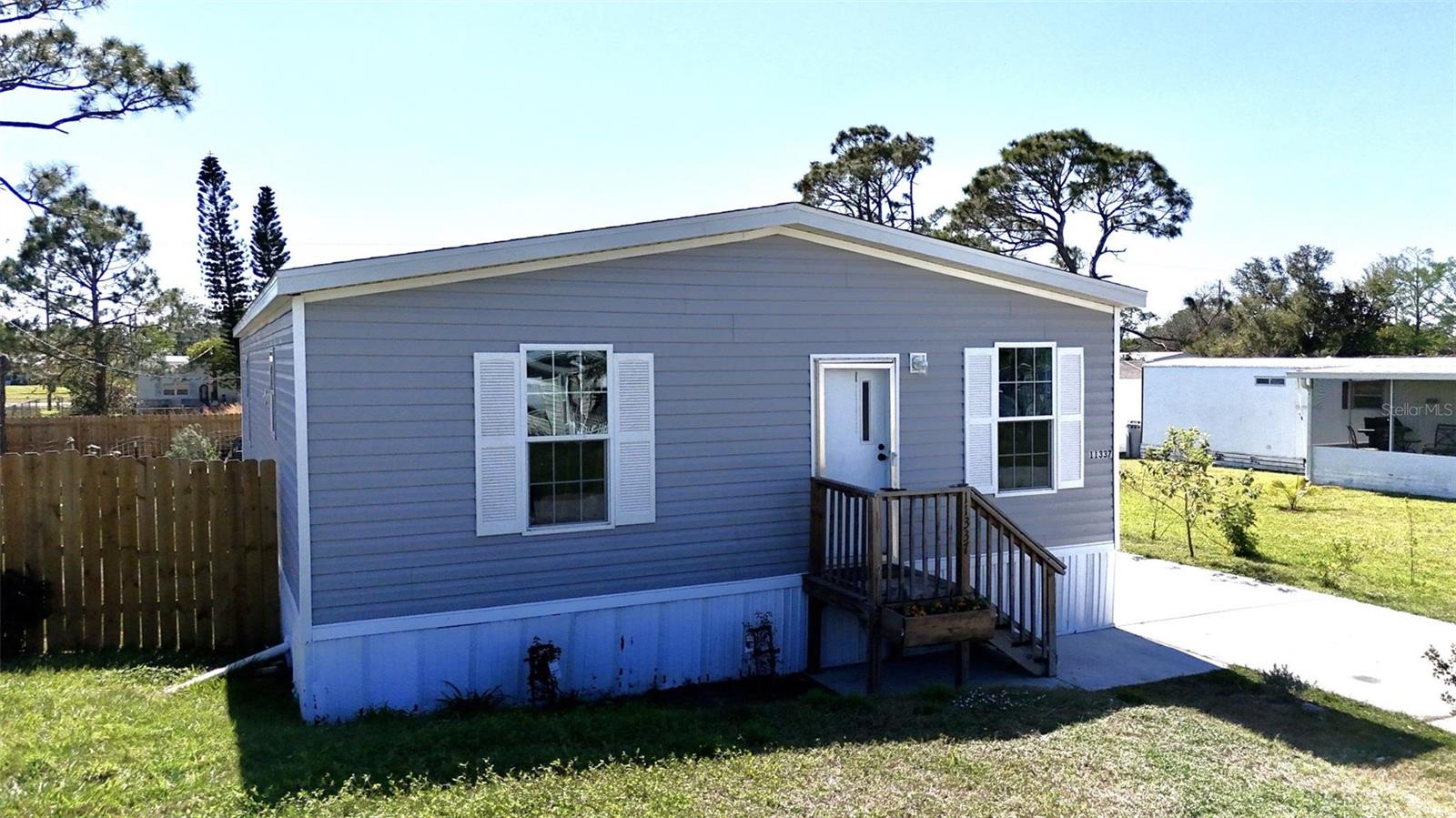11337 Pineapple Rd Property Photo