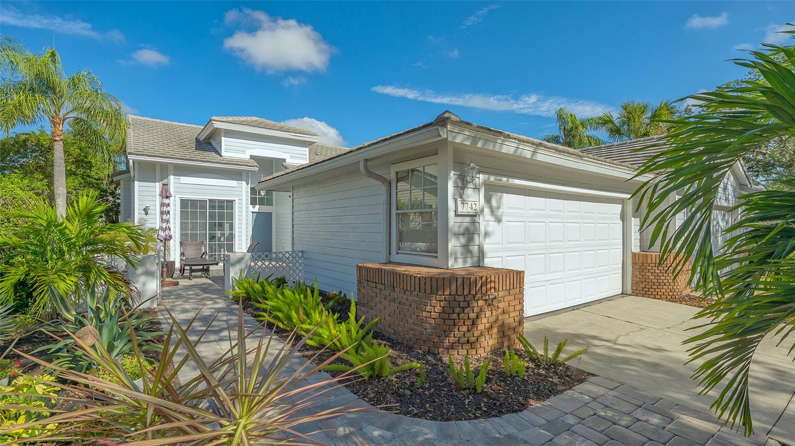 7742 Whitebridge Gln Property Photo