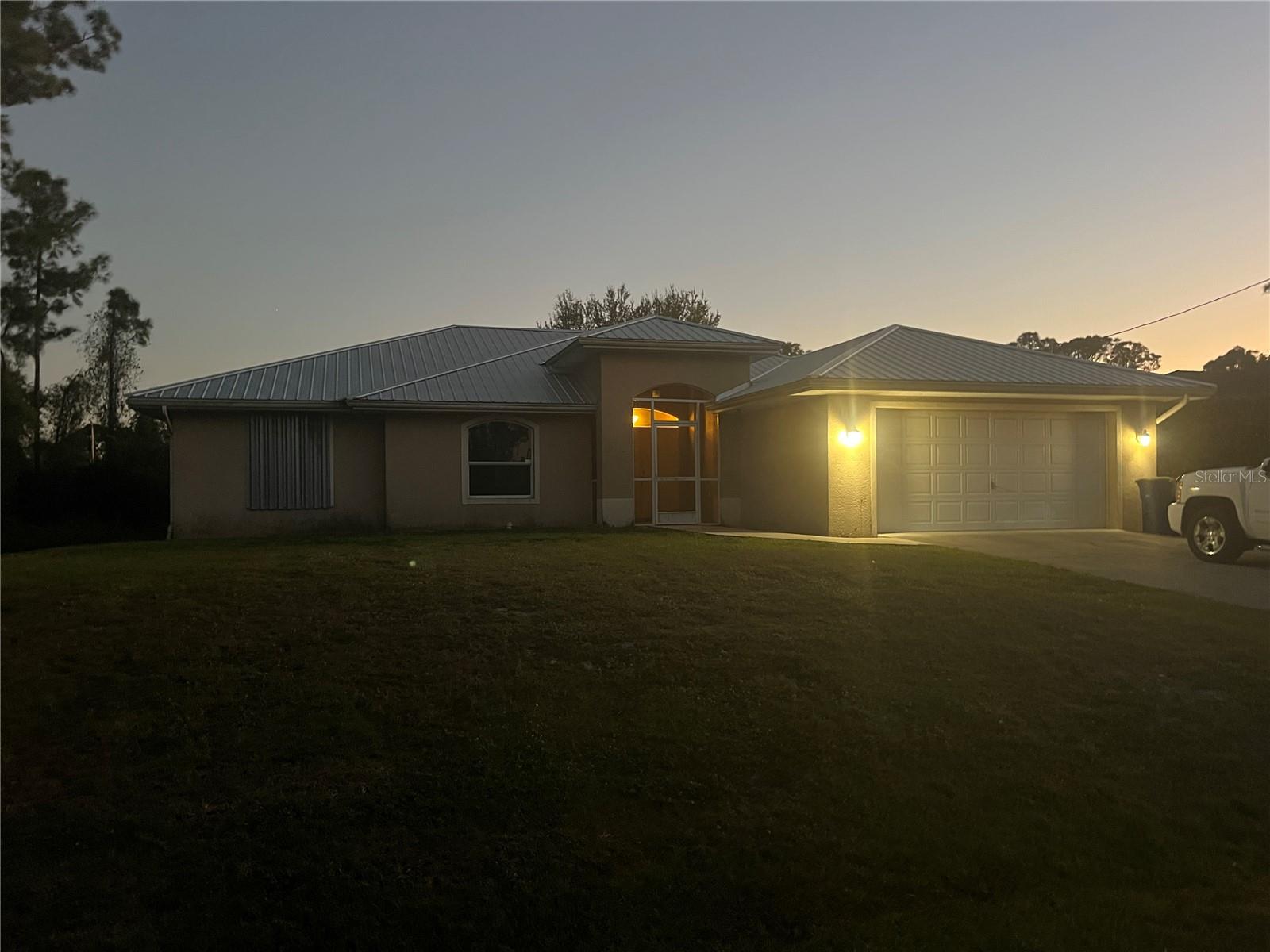 1112 Edelweiss St E Property Photo