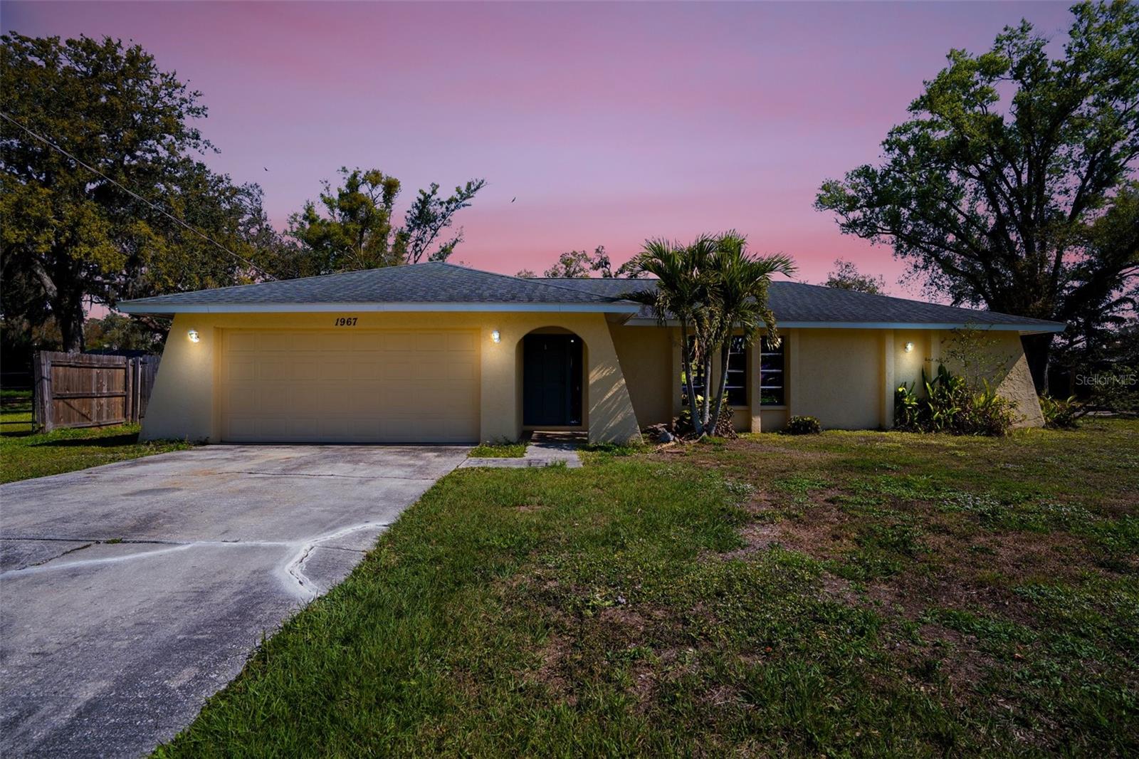 1967 Rolling Green Cir Property Photo