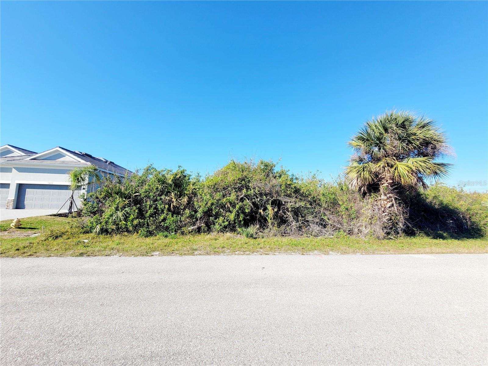 14442 Amestoy Ave Property Photo 1