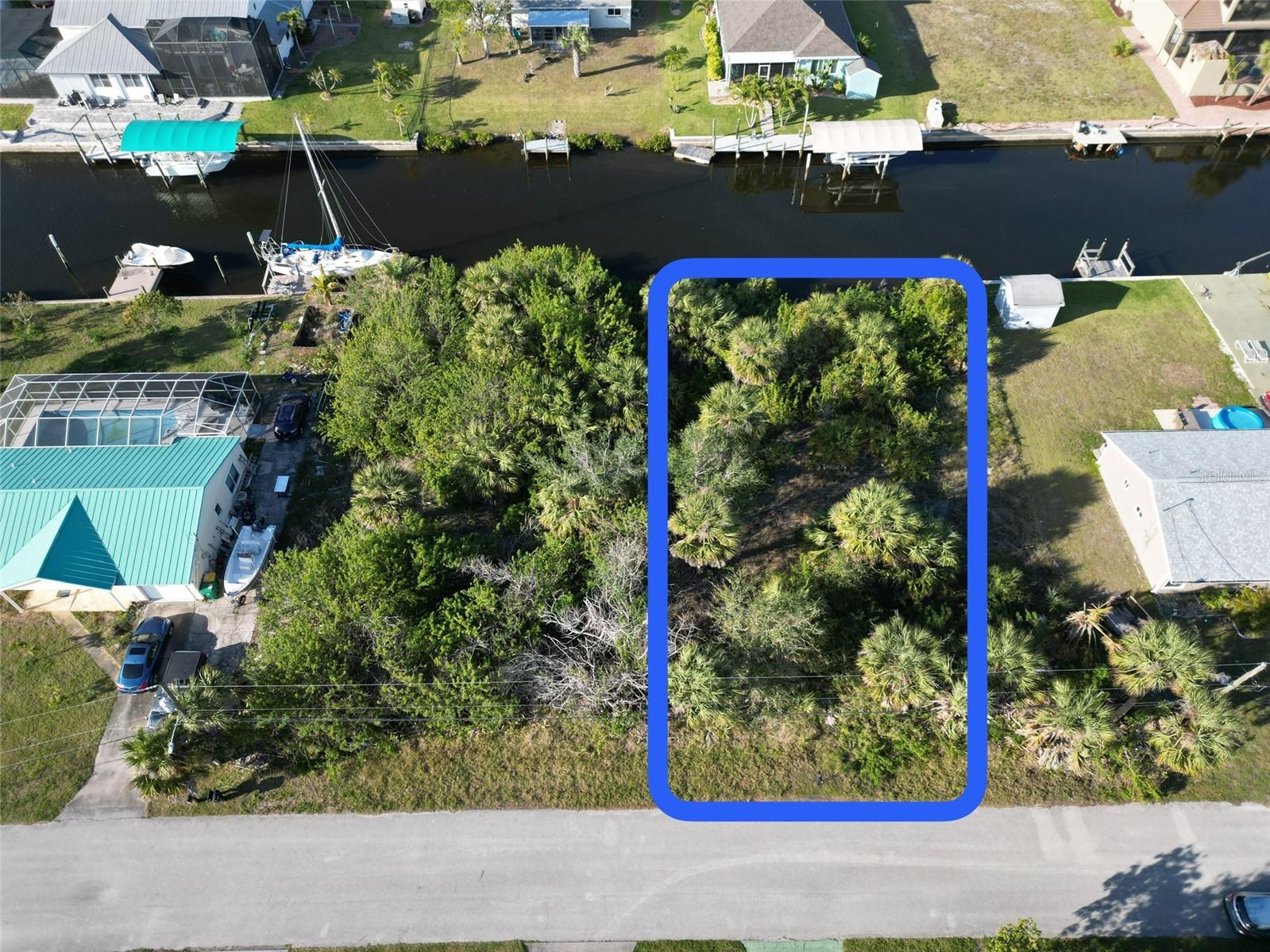 18318 Van Nuys Cir Property Photo 1